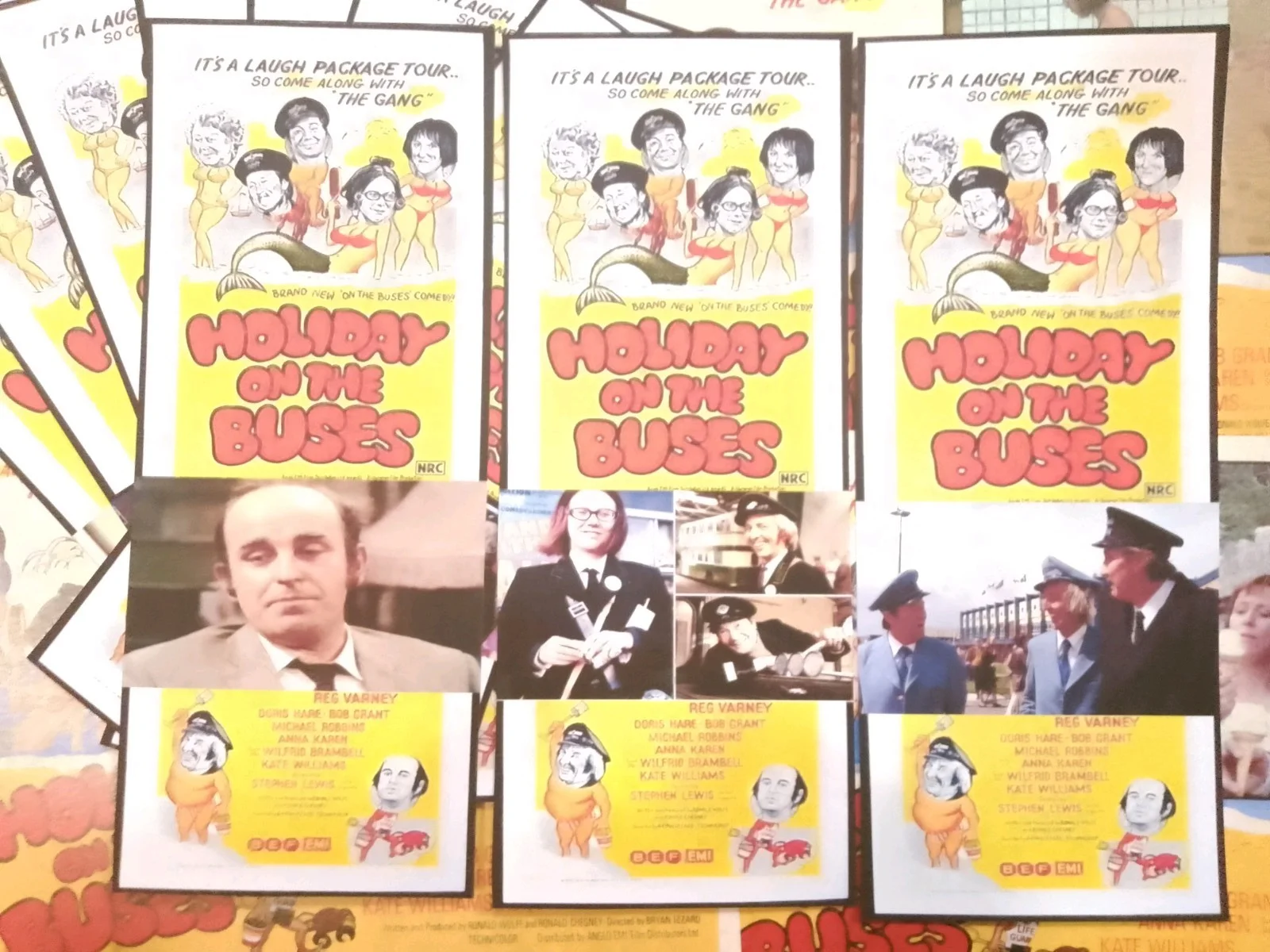 Holiday On The Buses. 8 Matt Finish 8x6ins Lobby Card/10 Lobbymarkers 3x8ins +, изображение 2