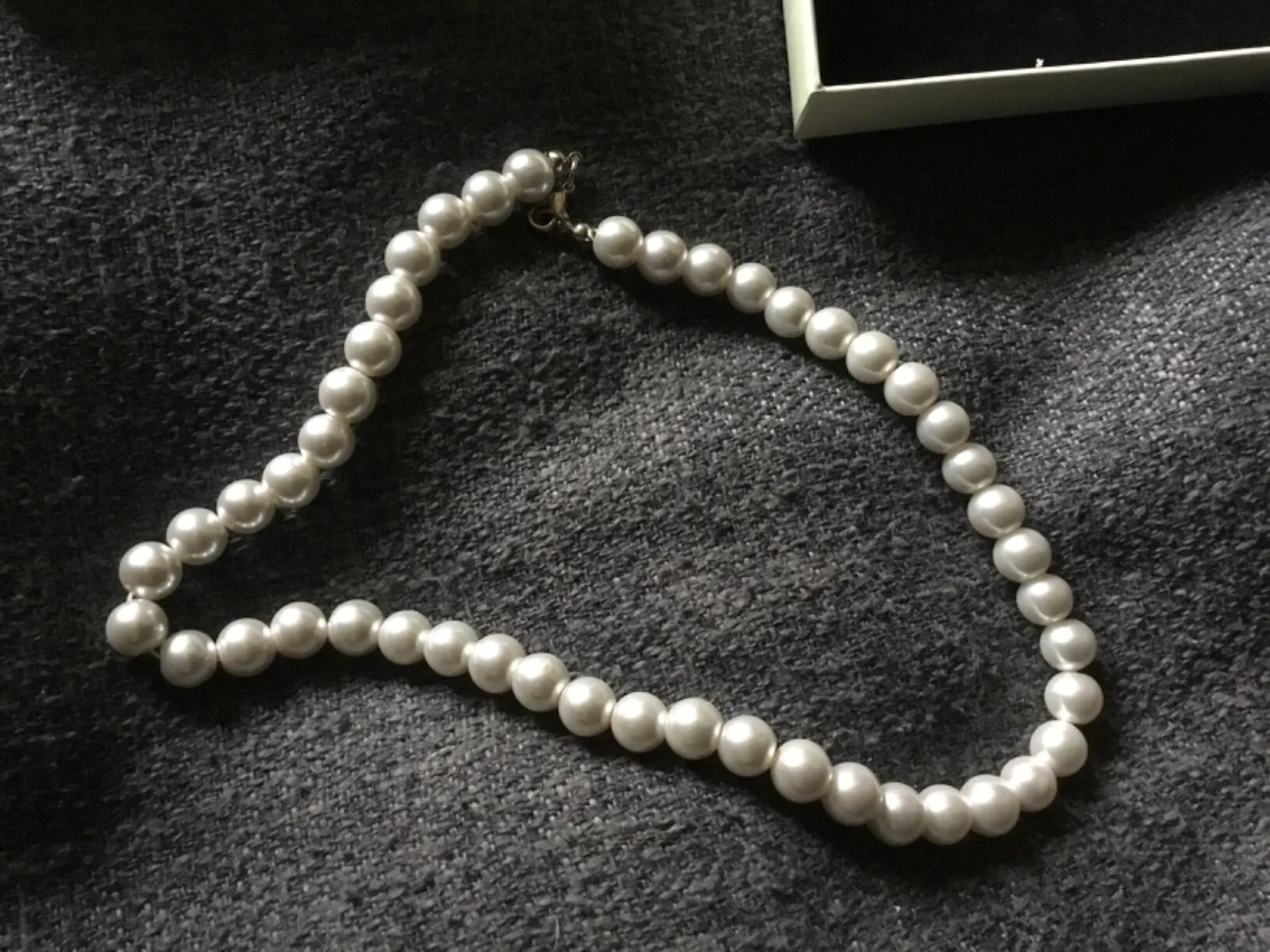Hidden Figures String Of Pearls - movie Release promotion gift - never worn, image 3