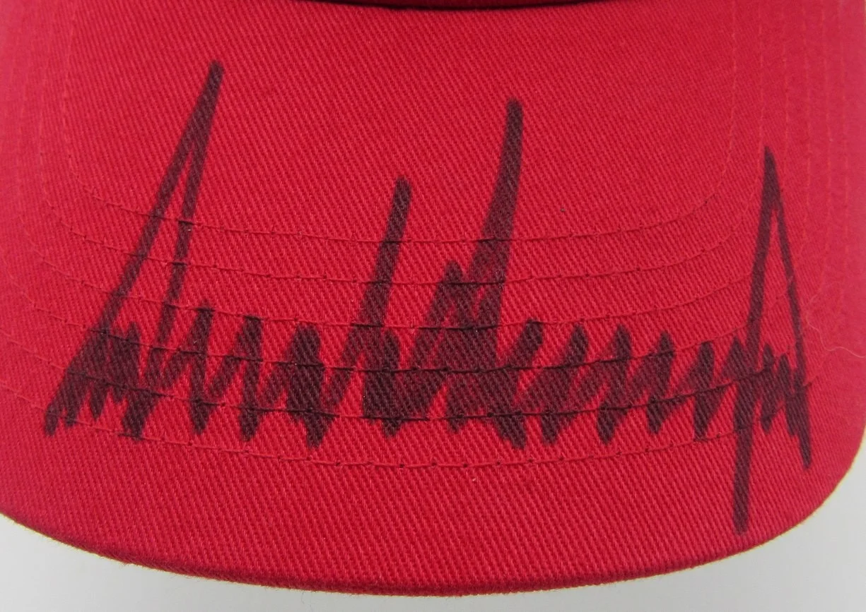 President Donald Trump Signed/Auto "TRUMP" Baseball Hat PSA/DNA Full LOA 204887, изображение 2
