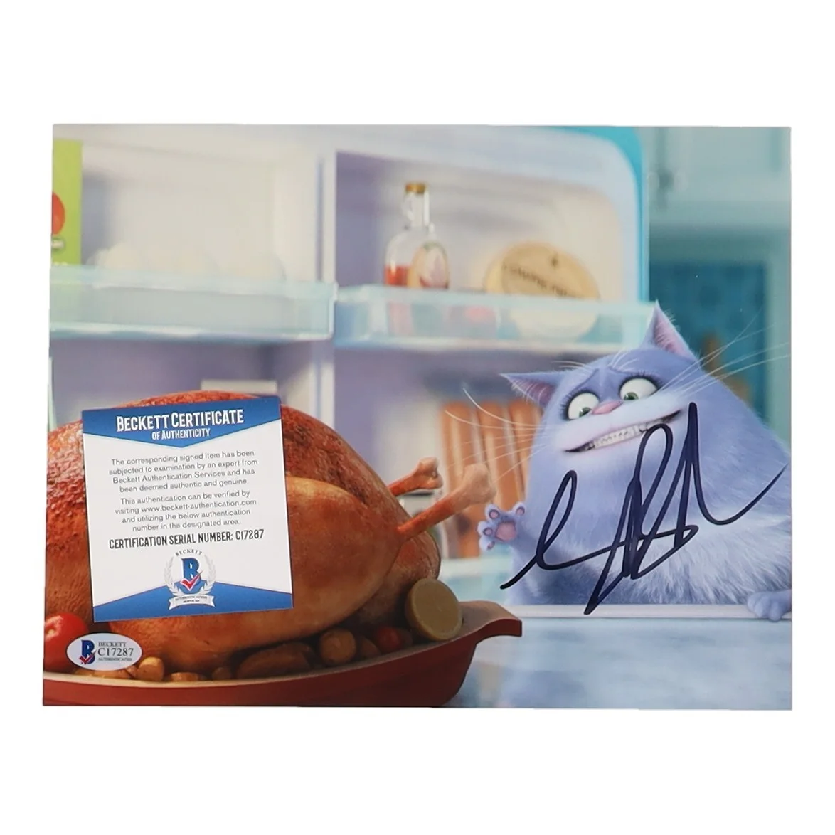 LAKE BELL — LAKE BELL Signed The Secret Life of Pets 8x10 Photo (Beckett Certified), изображение 2