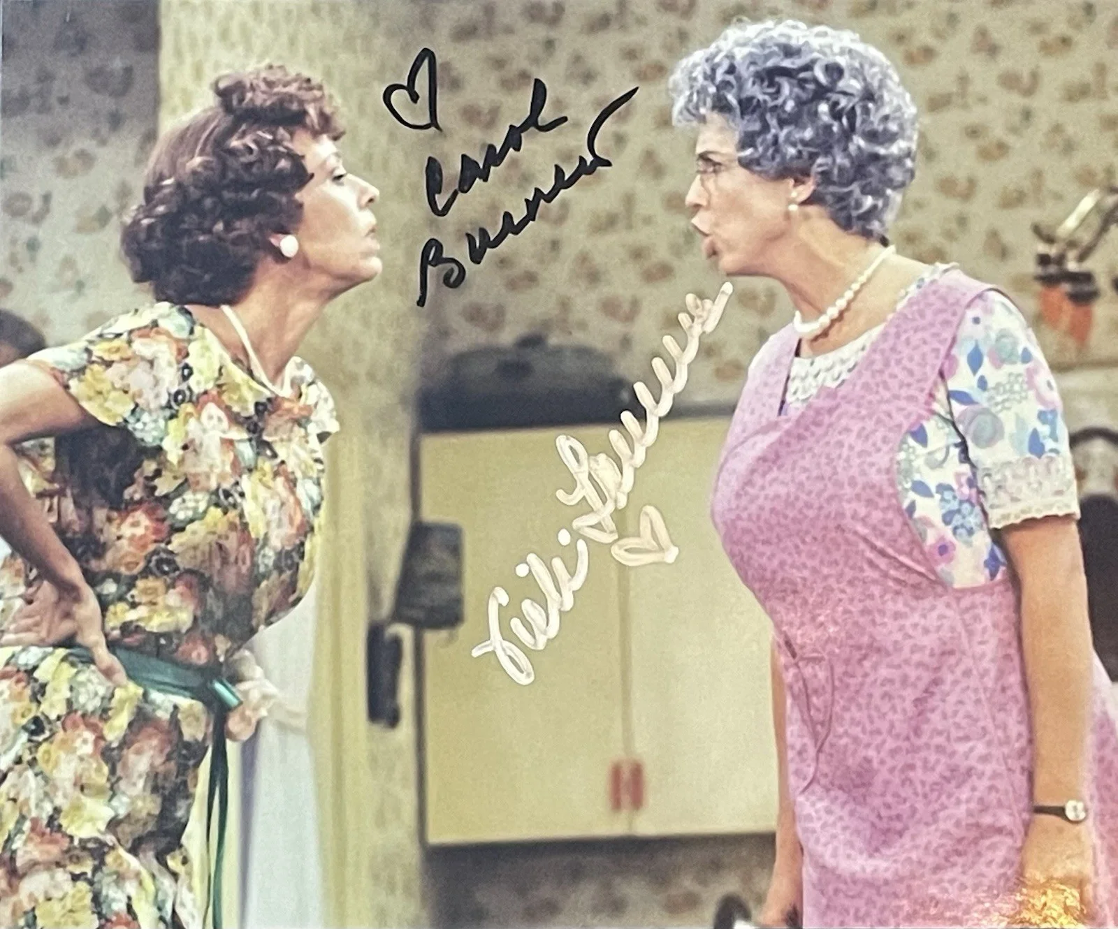 Carol Burnett and Vicki Lawrence — Carol Burnett Vicki Lawrence Signed 8x10 Photo Classic Rare Autographed