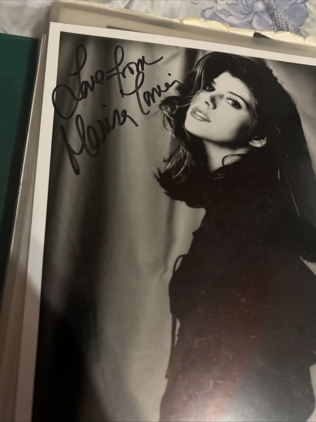 Marisa Tomei — Marisa Tomei Autographed 8 X 10 Black-And-White Photo Original, изображение 2
