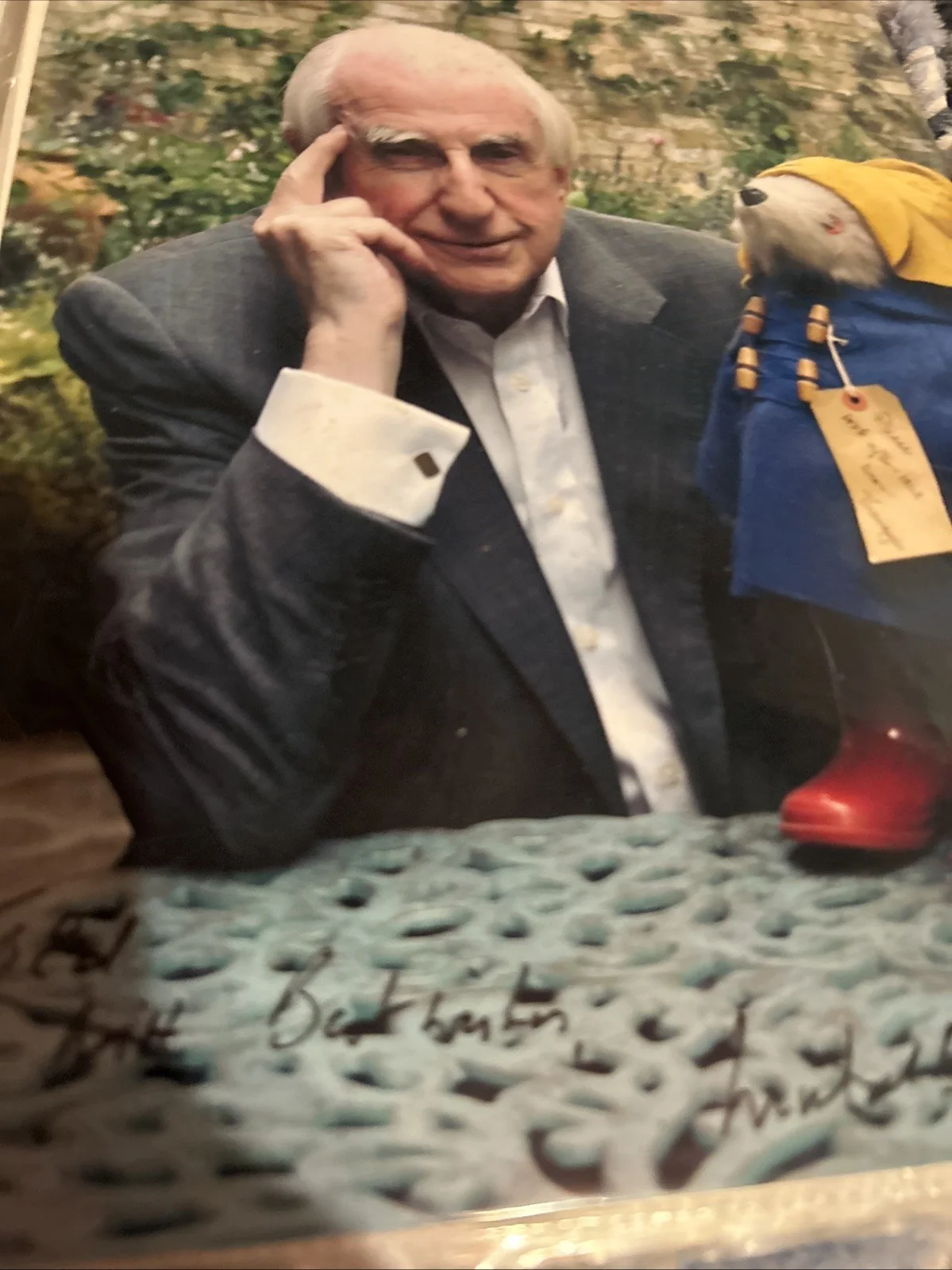 Michael Bond — Michael Bond Autographed 8 X 10 Color Photo Paddington Bear, изображение 3