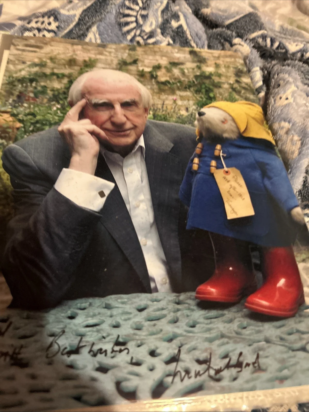 Michael Bond — Michael Bond Autographed 8 X 10 Color Photo Paddington Bear, изображение 4