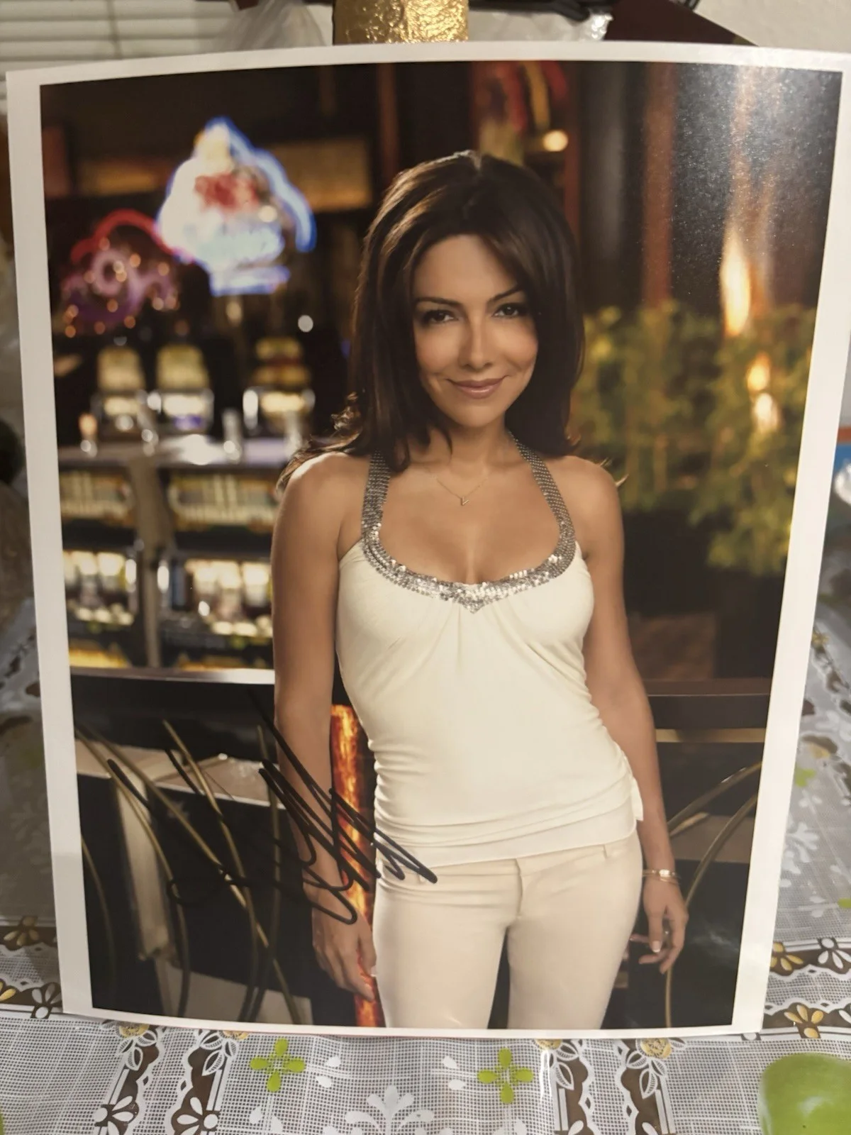 Vanessa Marcil Autographed 8x10 Color Photo with COA, изображение 2