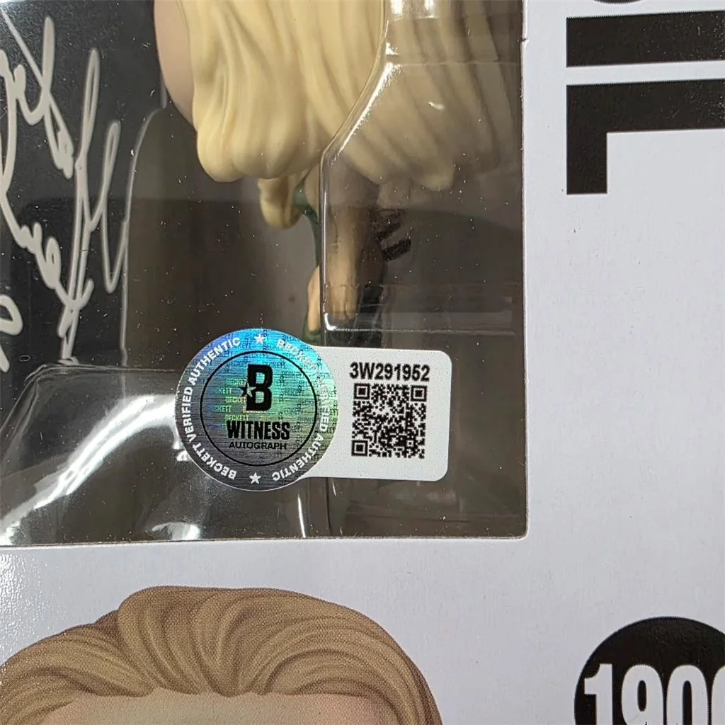 Natasha Henstridge — Natasha Henstridge signed Species "Sil" Funko Pop 1906 autograph ~ Beckett BAS, image 3