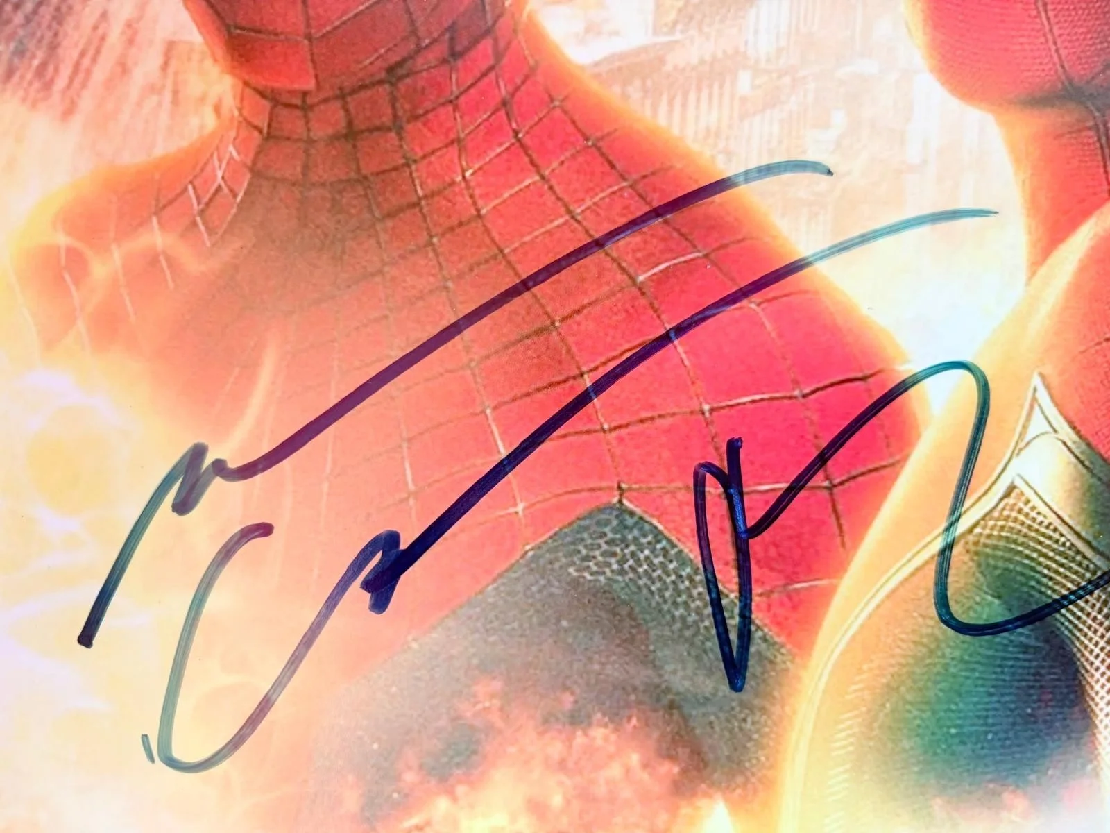 Andrew Garfield, Tobey Maguire, Tom Holland — SPIDERMAN X3 SIGNED AUTOGRAPHED 11X14 PHOTO GARFIELD MAGUIRE HOLLAND RARE PSA, изображение 2