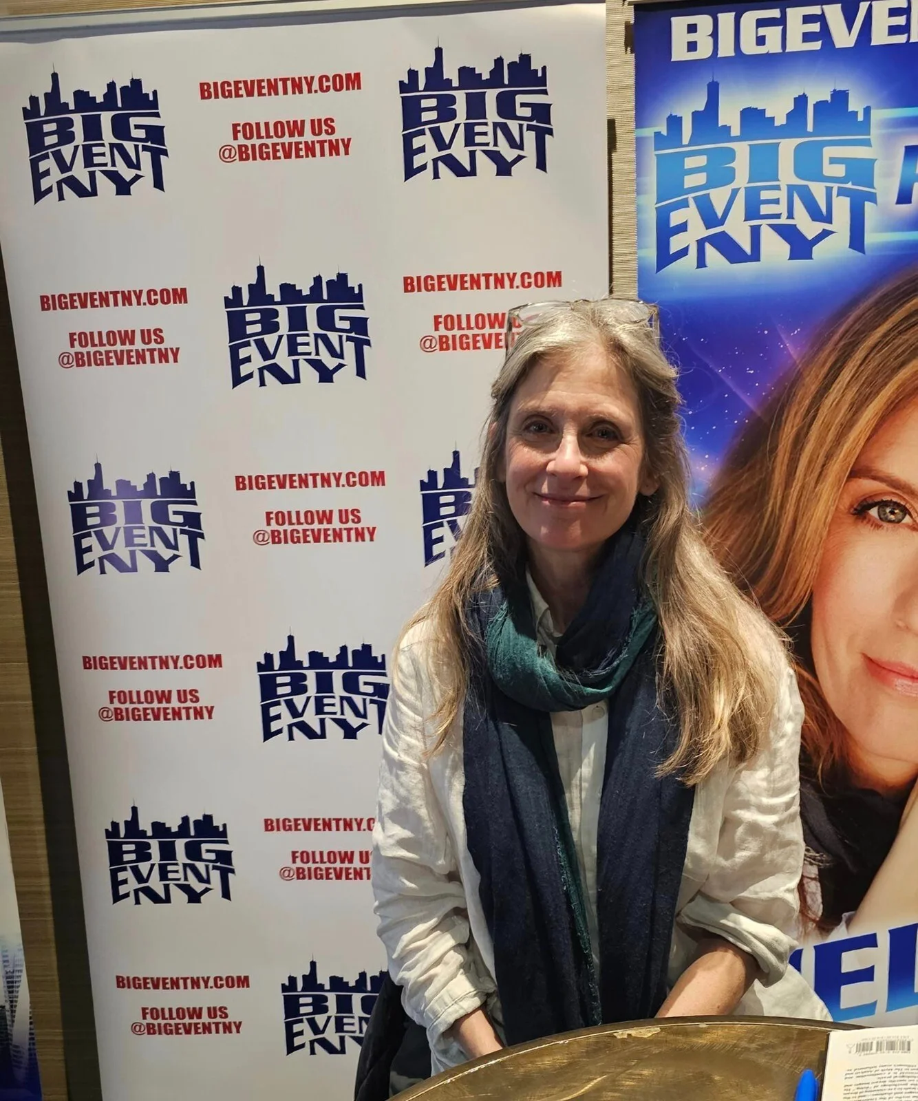 HELEN SLATER — HELEN SLATER as SUPERGIRL SIGNED 8x10 PHOTO- JSA COA BILLY JEAN, изображение 2