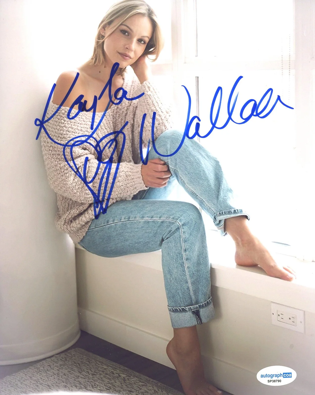 Kayla Wallace — Kayla Wallace "Landman" AUTOGRAPH Signed Autographed 8x10 Photo ACOA, image 2