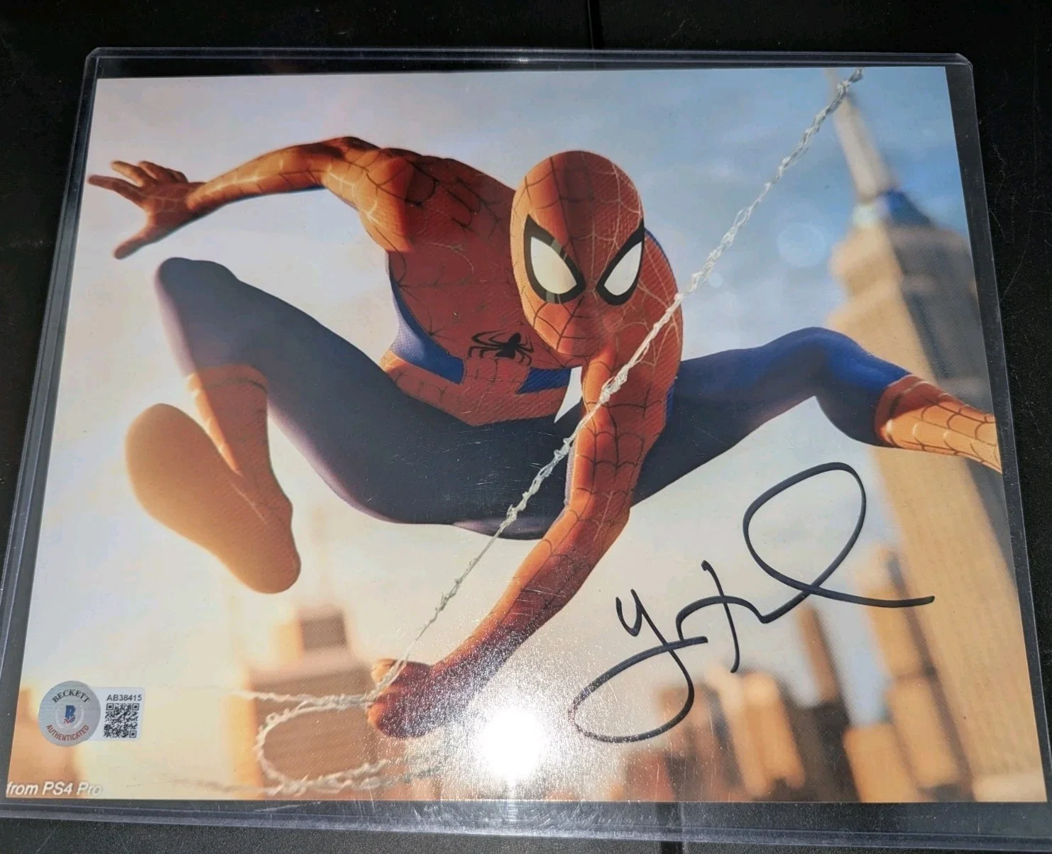 Yuri Lowenthal — YURI LOWENTHAL Gamer SPIDER-MAN signed autographed 8x10 Auto photo Coa