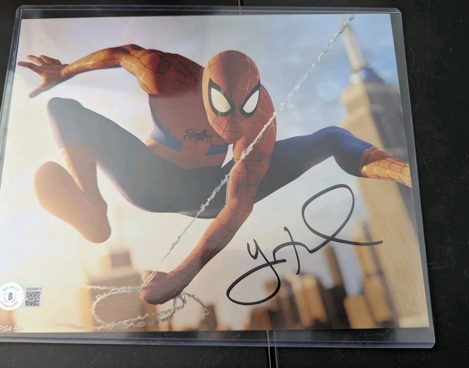 Yuri Lowenthal — YURI LOWENTHAL Gamer SPIDER-MAN signed autographed 8x10 Auto photo Coa, изображение 2