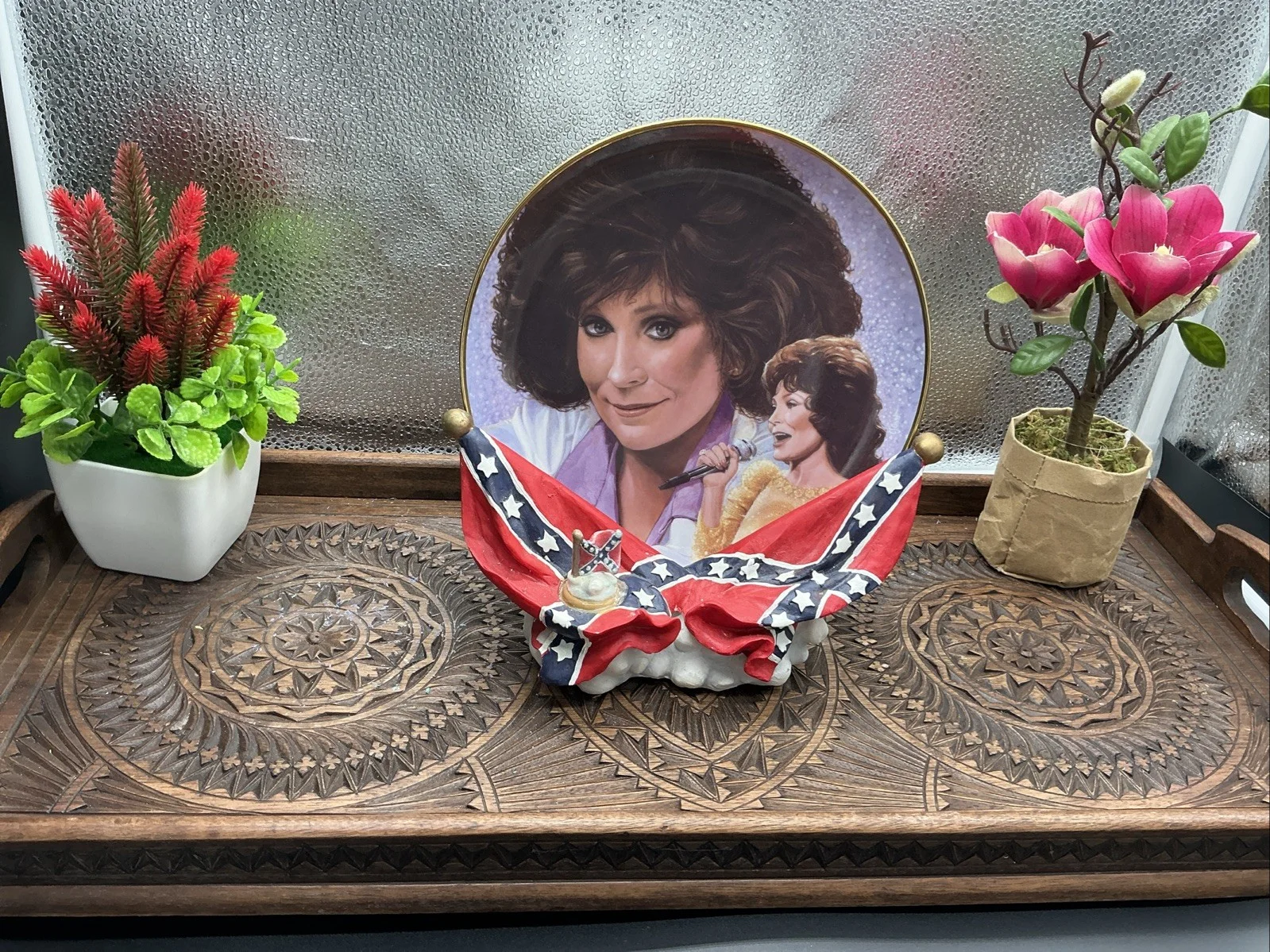 LORETTA LYNN PLATE AND STAND AUTOGRAPHED, image 4