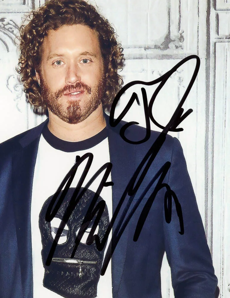 TJ MILLER — TJ Miller signed Autographed 8x10 Photo PROOF b FUNNY Silicon Valley ACOA COA, изображение 4