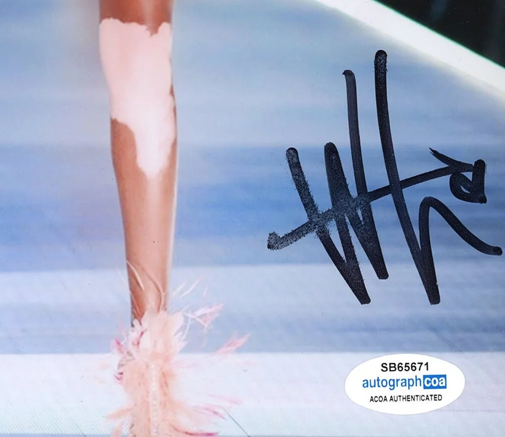 WINNIE HARLOW — Winnie Harlow signed 8x10 Photo "VICTORIA'S SECRET FASHION SHOW" d Sexy ACOA COA, изображение 4
