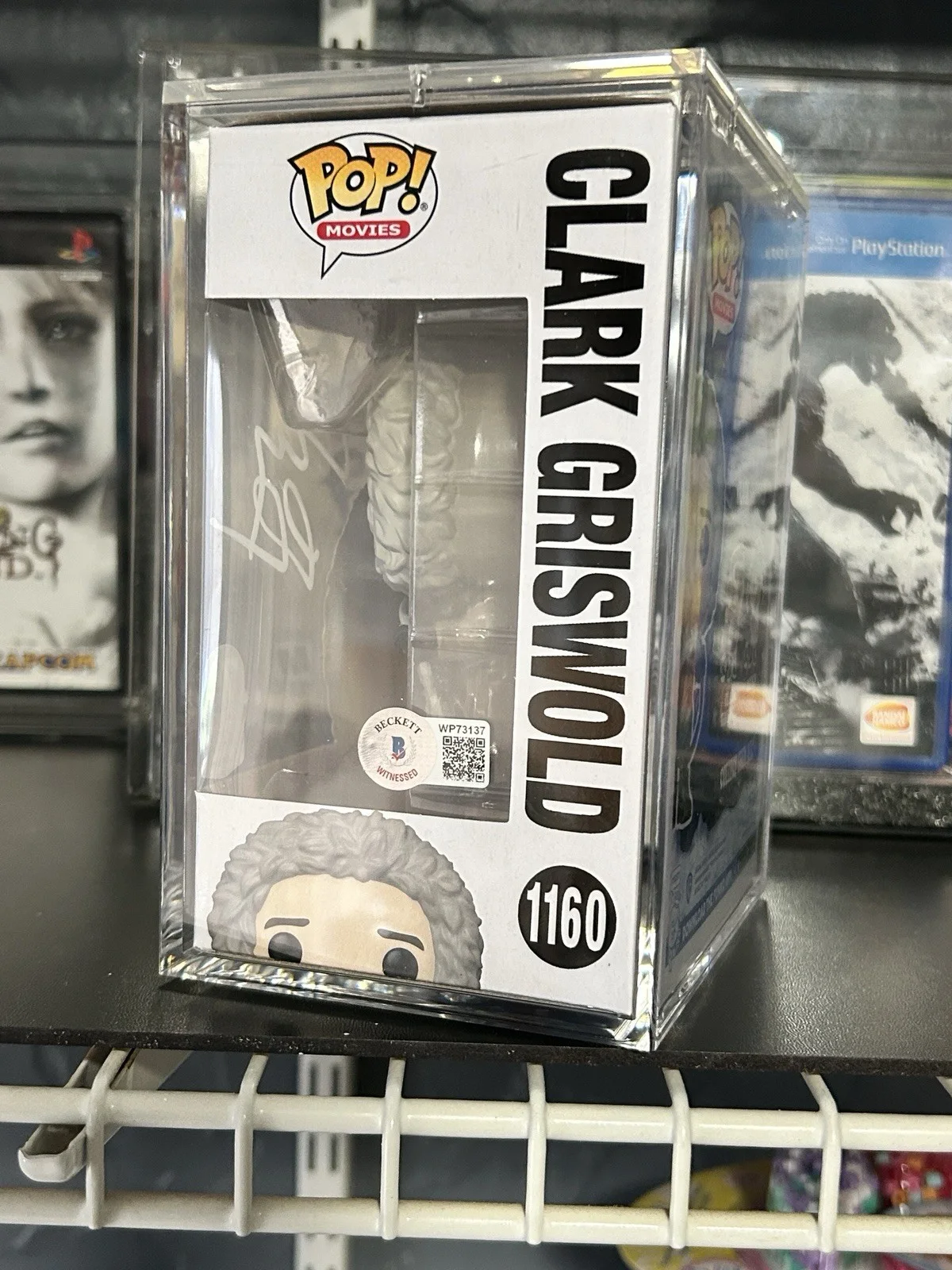 Chevy Chase — Chevy Chase Christmas Vacation Signed Funko Pop Autographed 7BAP /160 Beckett, image 2