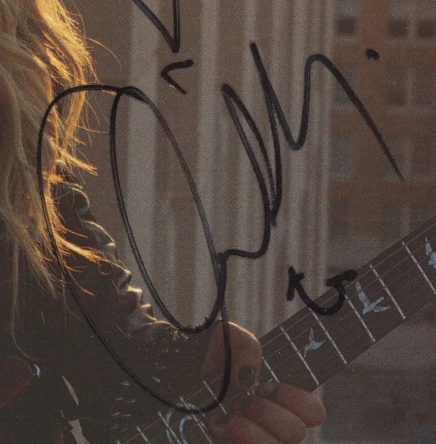 Orianthi Michael Jackson Guitarist Autographed Signed Photo AMCo COA 25542, изображение 2