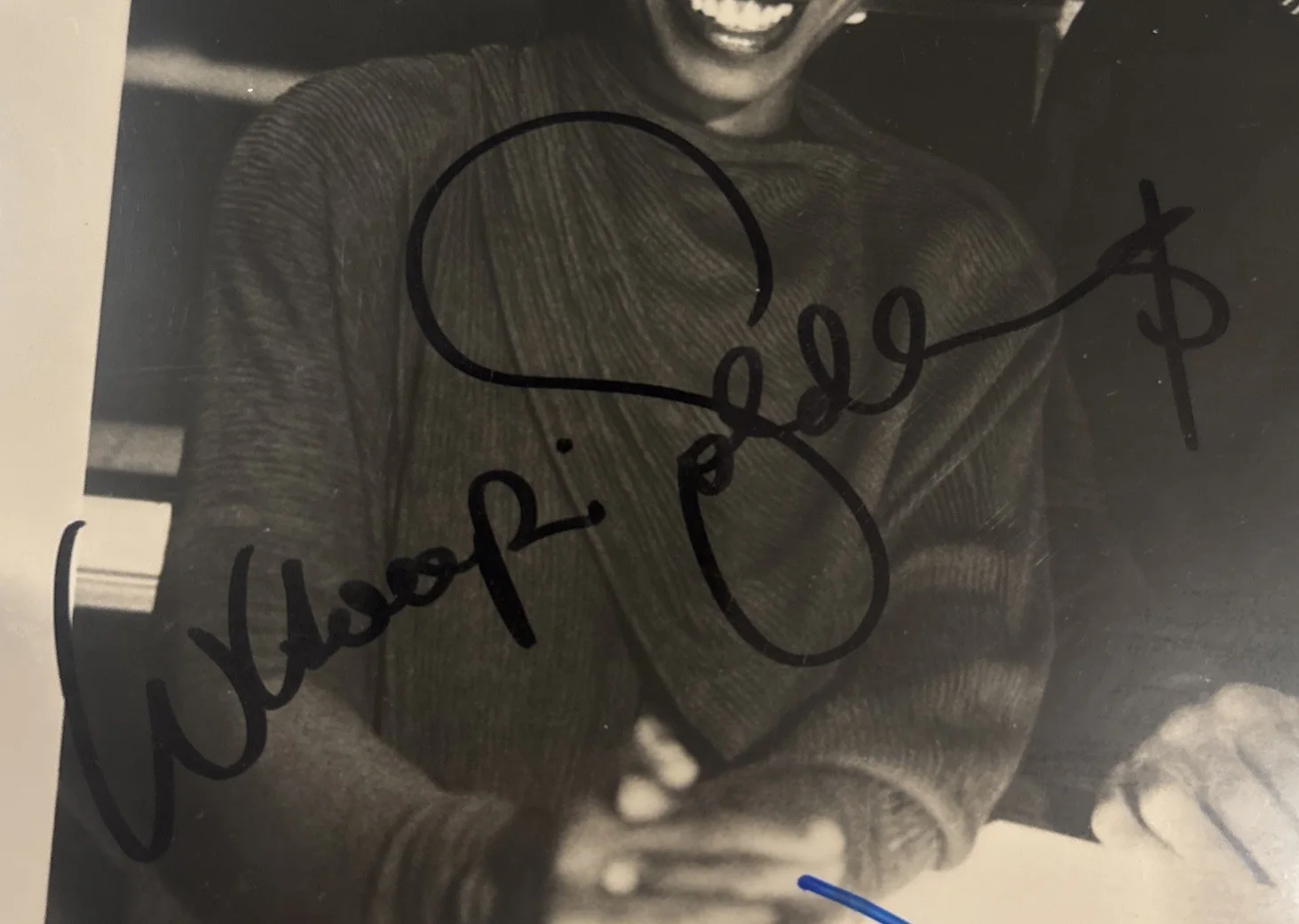 Patrick Stewart — Patrick Stewart Whoopi Goldberg signed 8x10 Star Trek The Next Generation B&W, изображение 2