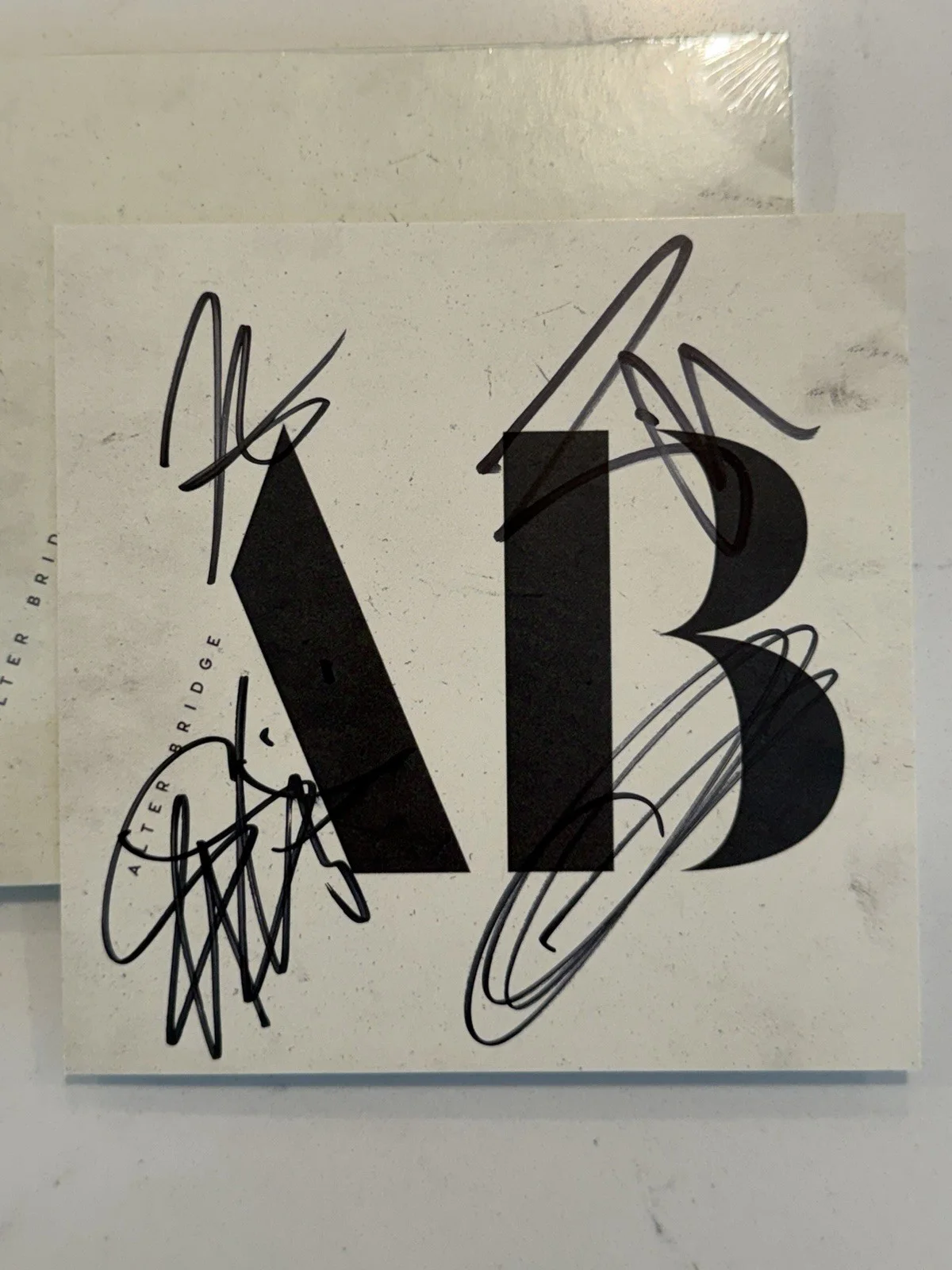 ALTER BRIDGE "AB" SIGNED CD W/ SIGNED CARD MYLES KENNEDY-TREMONTI-SCOTT-BRIAN 10, изображение 2