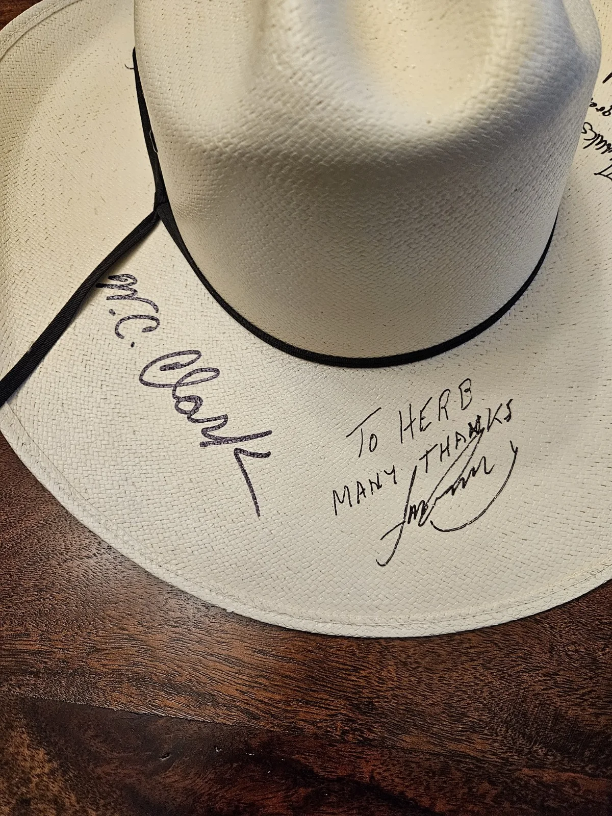 WILLIE NELSON SIGNED COWBOY HAT WITH RAY BENSON W.C.CLARK AND OTHERSS 7 1/4, image 2