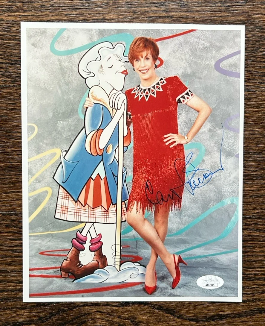 Carol Burnett — Carol Burnett Autographed Signed Photo 8x10 JSA COA, изображение 2