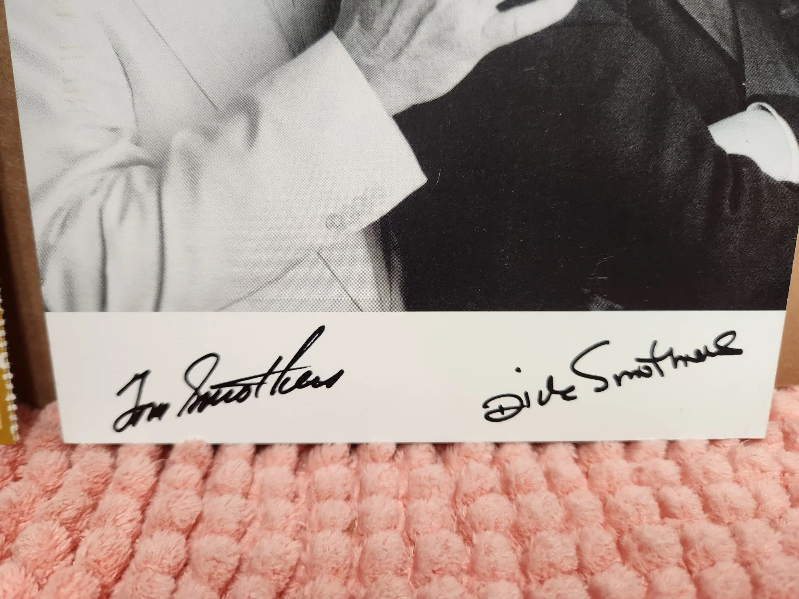 Smothers Brothers — The Smothers Brothers AUTOGRAPH SIGNED Photo & 2 Tickets Las Vegas Show 2002, image 4