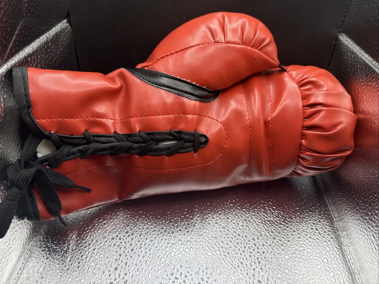 Mark Wahlberg — MARK WAHLBERG SIGNED AUTOGRAPH BOXING GLOVE JSA COA THE FIGHTER MICKY WARD, image 4