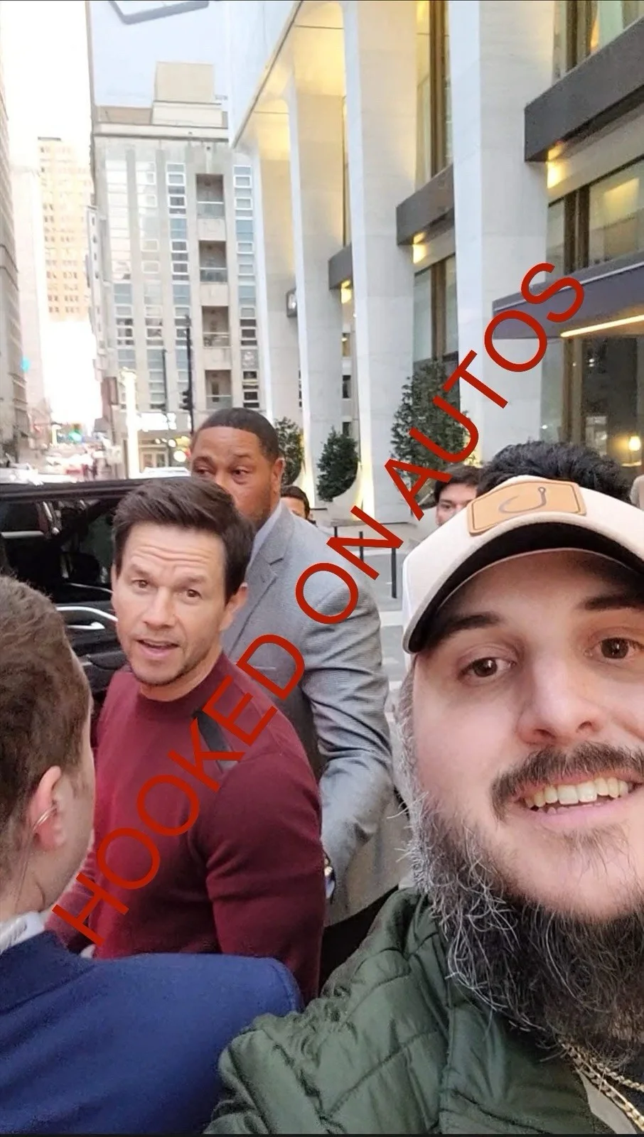 Mark Wahlberg — MARK WAHLBERG SIGNED AUTOGRAPH BOXING GLOVE JSA COA THE FIGHTER MICKY WARD, image 5