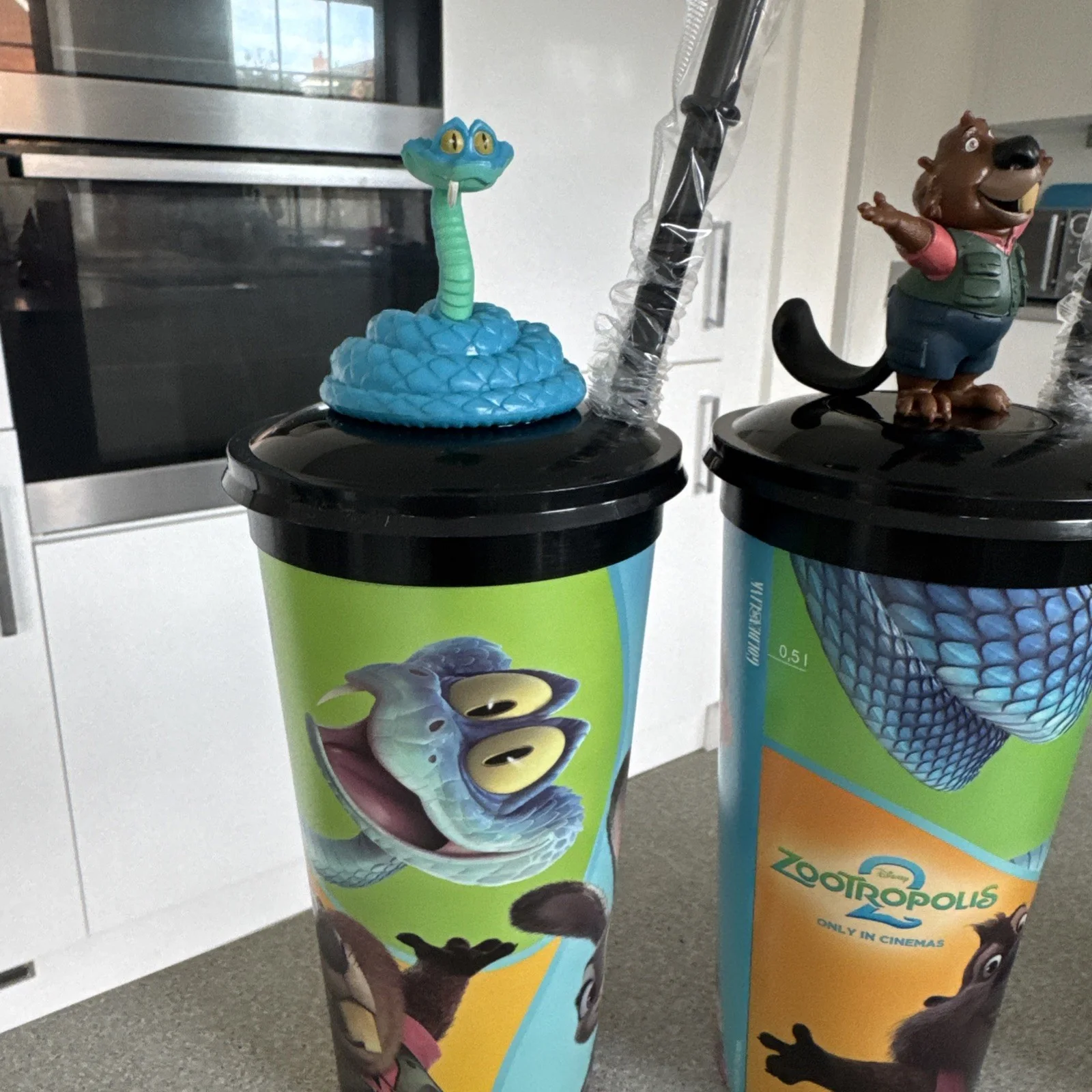 Zootropolis 2 UK Cinema Complete Set 4 Drinking Cups + Popcorn Bucket Disney, изображение 2