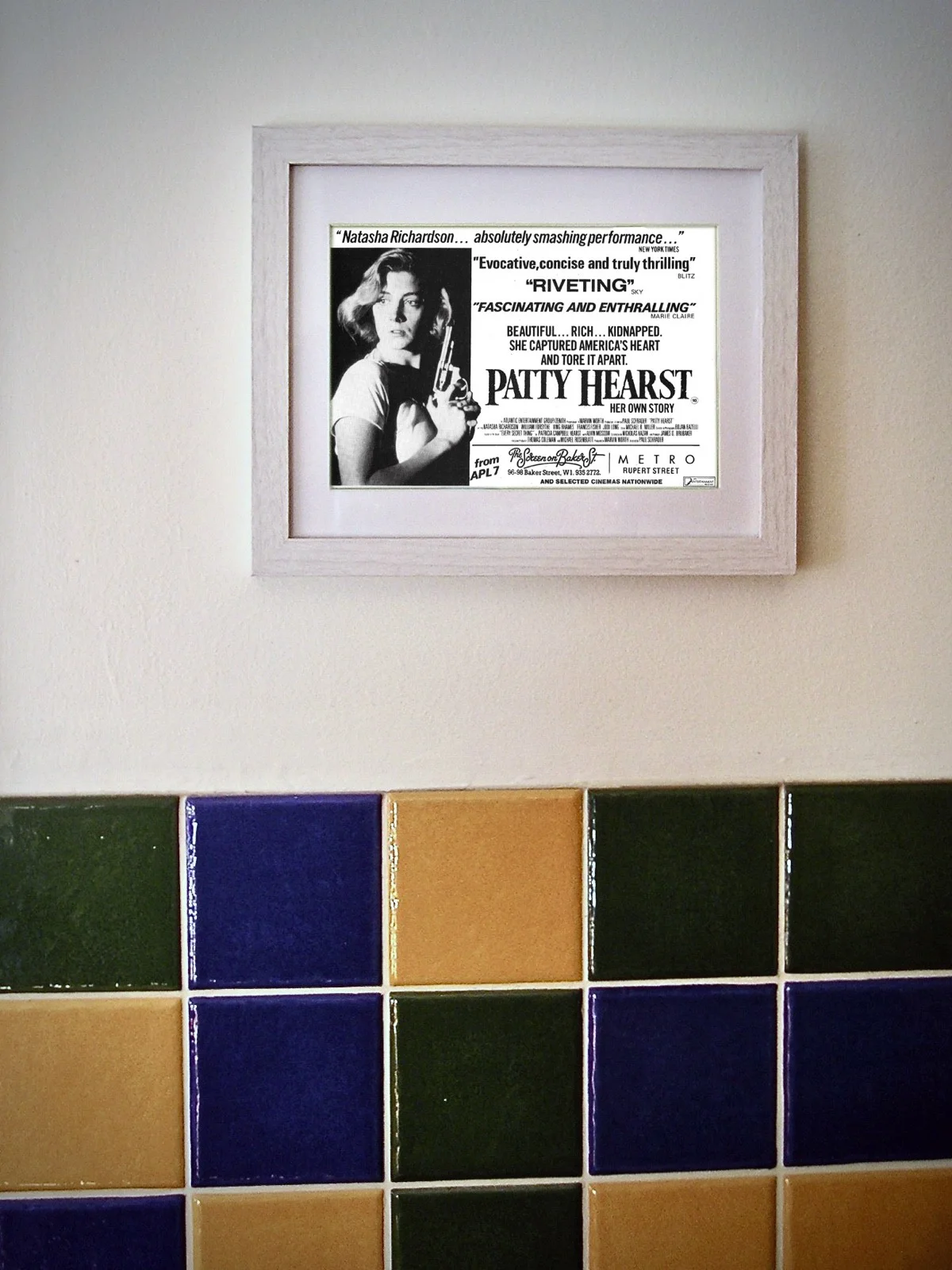 PATTY HURST+FRAMED ORIGINAL PRESS AD MOVIE POSTER+1989, изображение 3