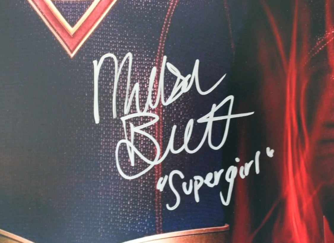 Melissa Benoist — Melissa Benoist Signed 20x30 Supergirl Photo “Supergirl” Inscription Beckett COA, изображение 2