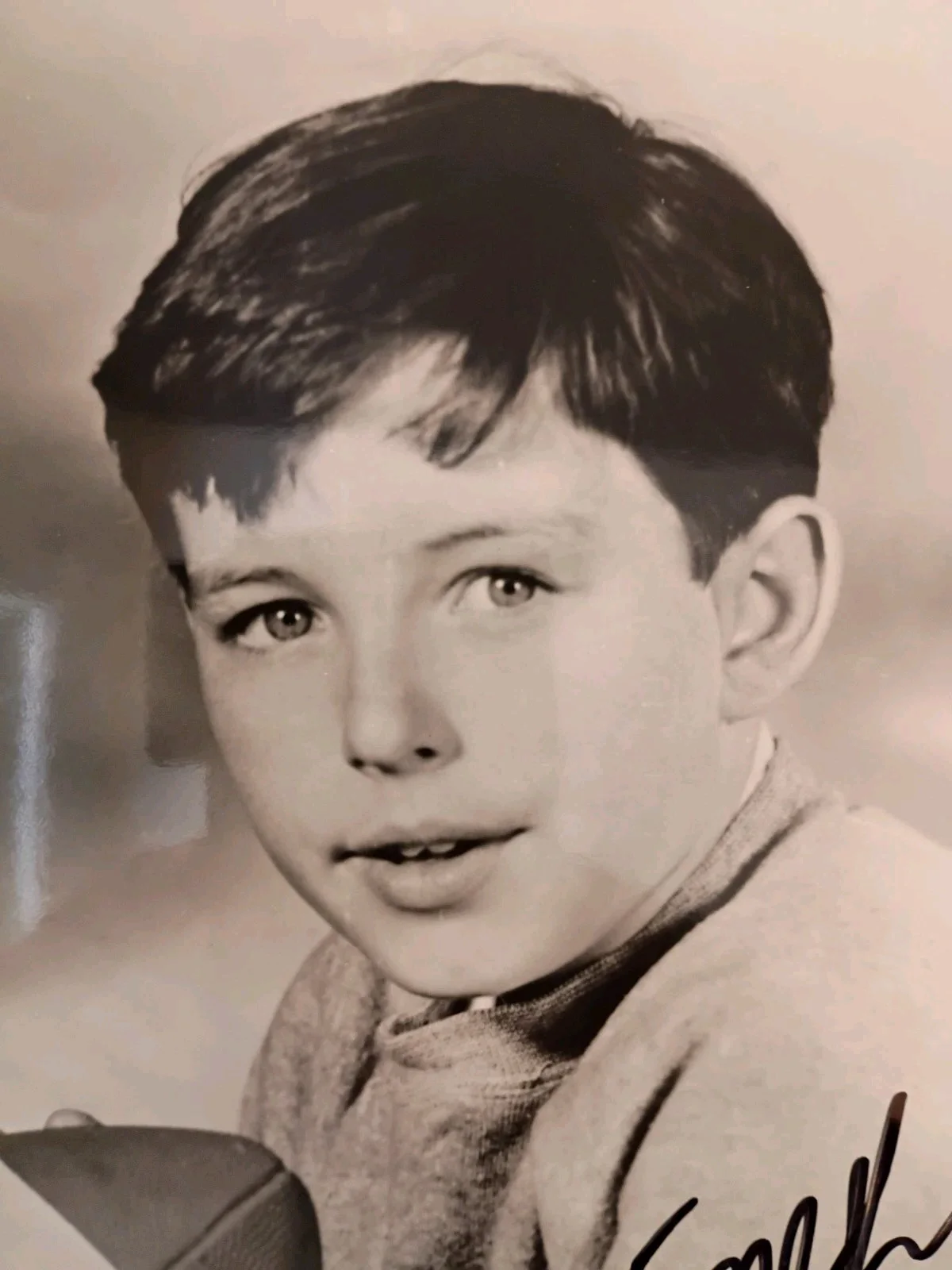 Jerry Mathers — JERRY MATHERS Signed Autographed 8x10 Photo as BEAVER..LEAVE IT TO BEAVER, image 2