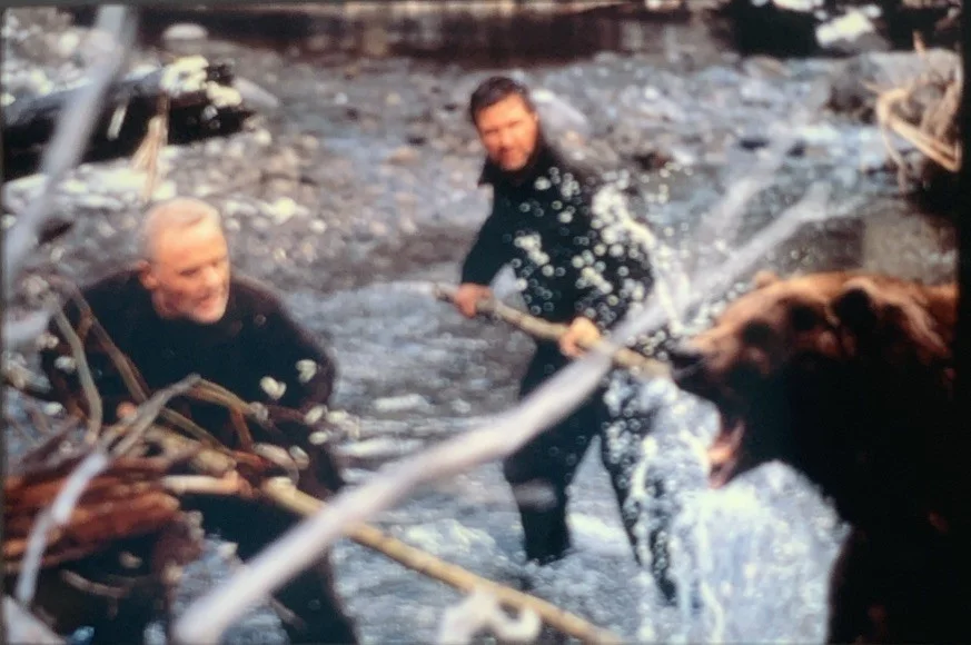 THE EDGE Elle Macpherson Anthony Hopkins 1997 35mm Publicity Slides x2, изображение 3