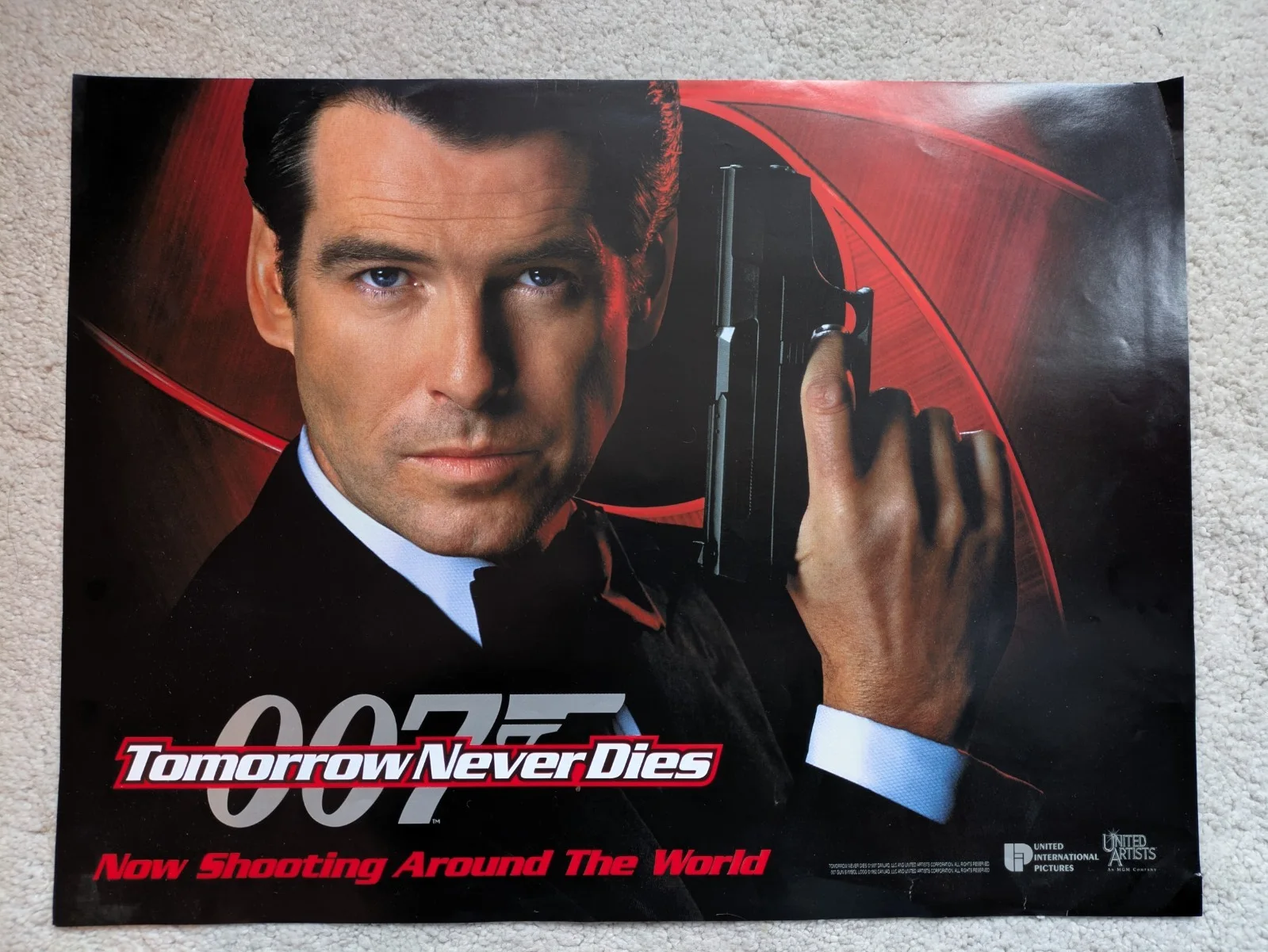 TOMORROW NEVER DIES 007 Pierce Brosnan 2 movie Promo Mini Posters 16"x12", image 3
