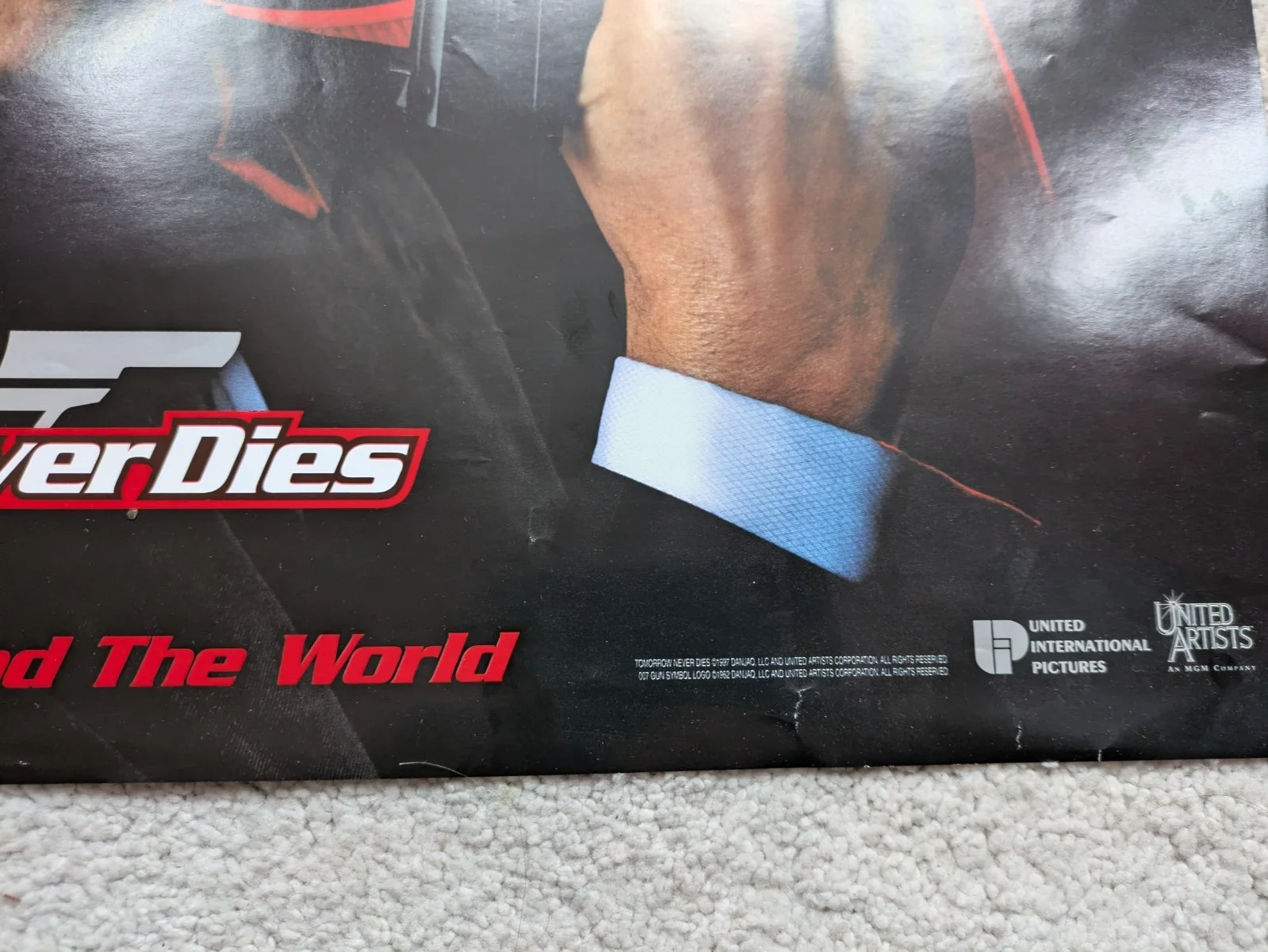 TOMORROW NEVER DIES 007 Pierce Brosnan 2 movie Promo Mini Posters 16"x12", image 5