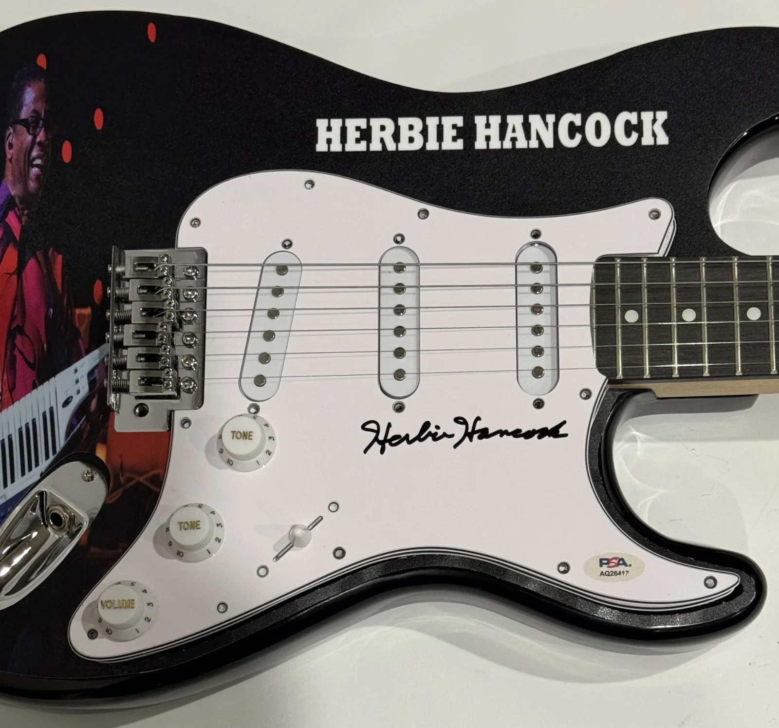 HERBIE HANCOCK SIGNED CUSTOM ELECTRIC GUITAR JAZZ LEGEND PSA COA, image 2