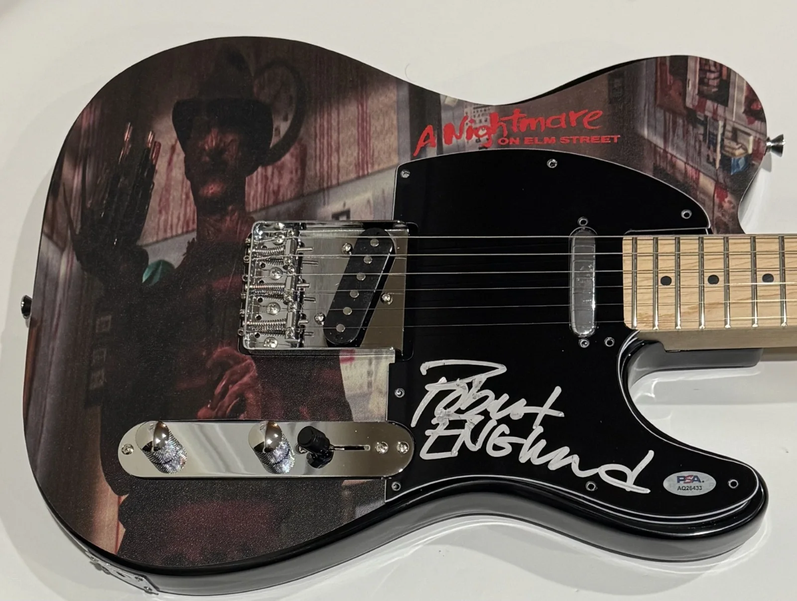 ROBERT ENGLUND SIGNED FREDDY KRUEGER GUITAR NIGHTMARE ON ELM STREET PSA COA, изображение 2