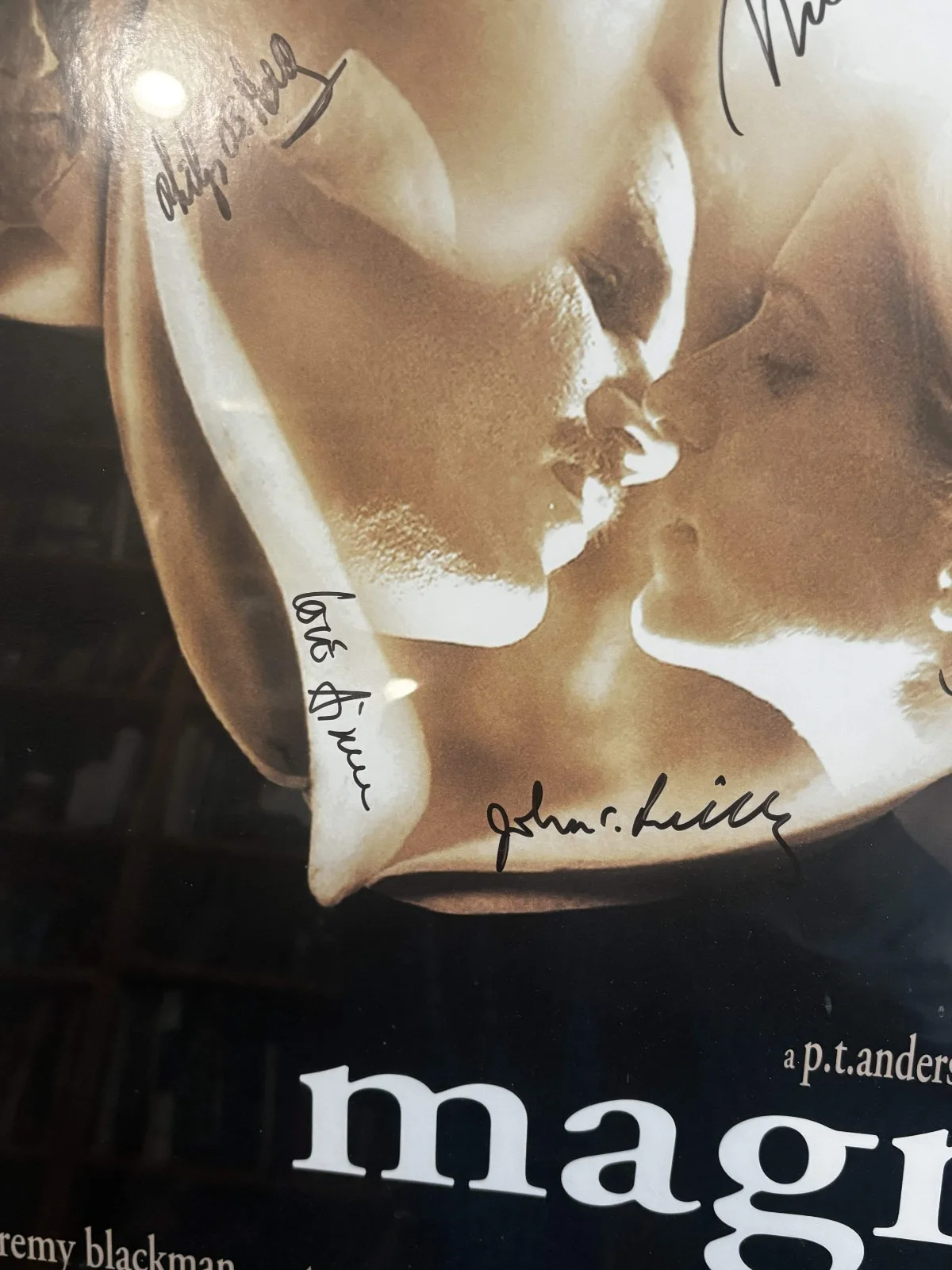 julianne moore — FRAMED AND AUTOGRAPHED MAGNOLIA D/S 27X40 ORIGINAL POSTER SIGNED BY 7, изображение 2