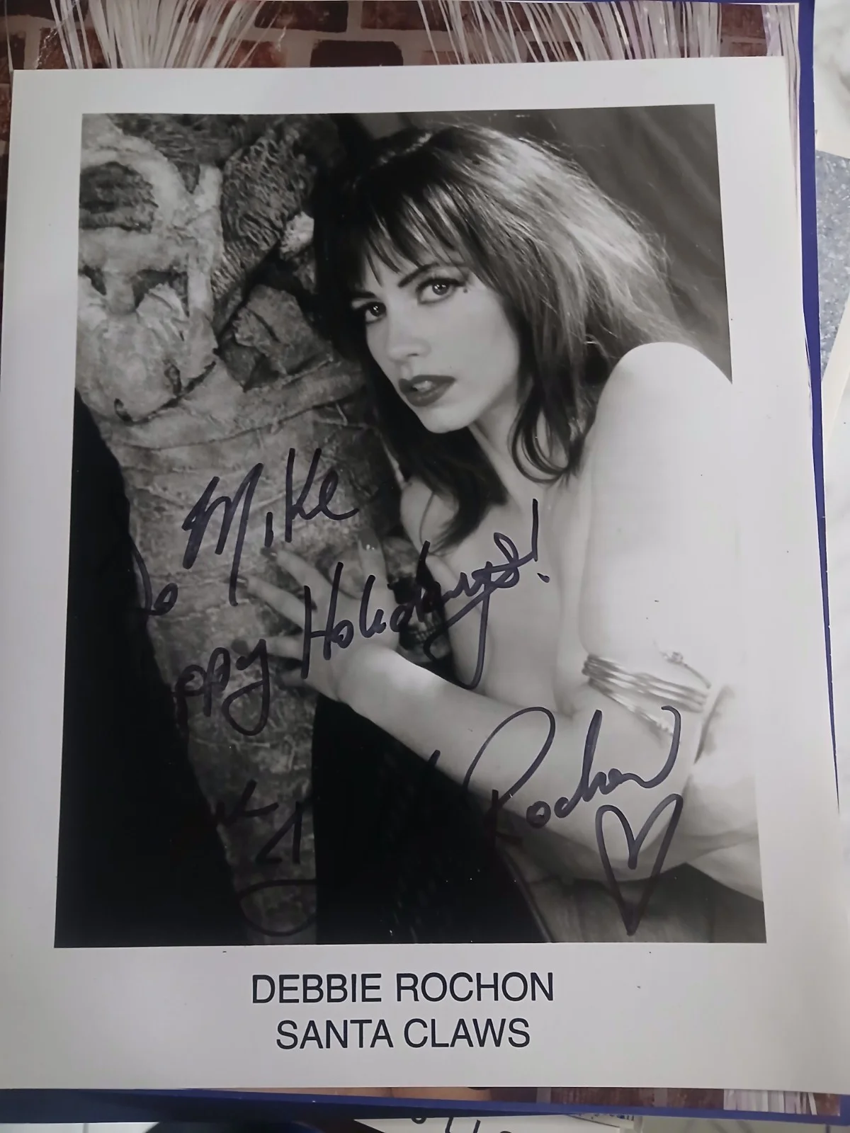Debbie Rochon — Debbie Rochon Autographed Photo Santa Claws Movie Memorabilia, изображение 2