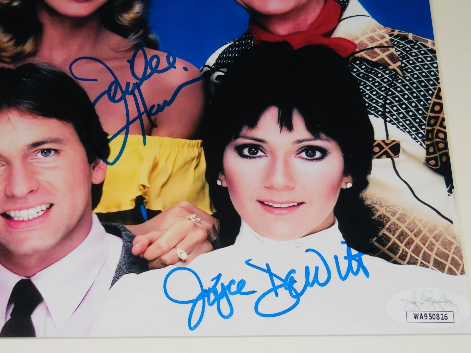THREE'S COMPANY CAST SIGNED 8X10 PHOTO (FRAMED & MATTED) - JSA! - 4 AUTOGRAPHS!, image 3