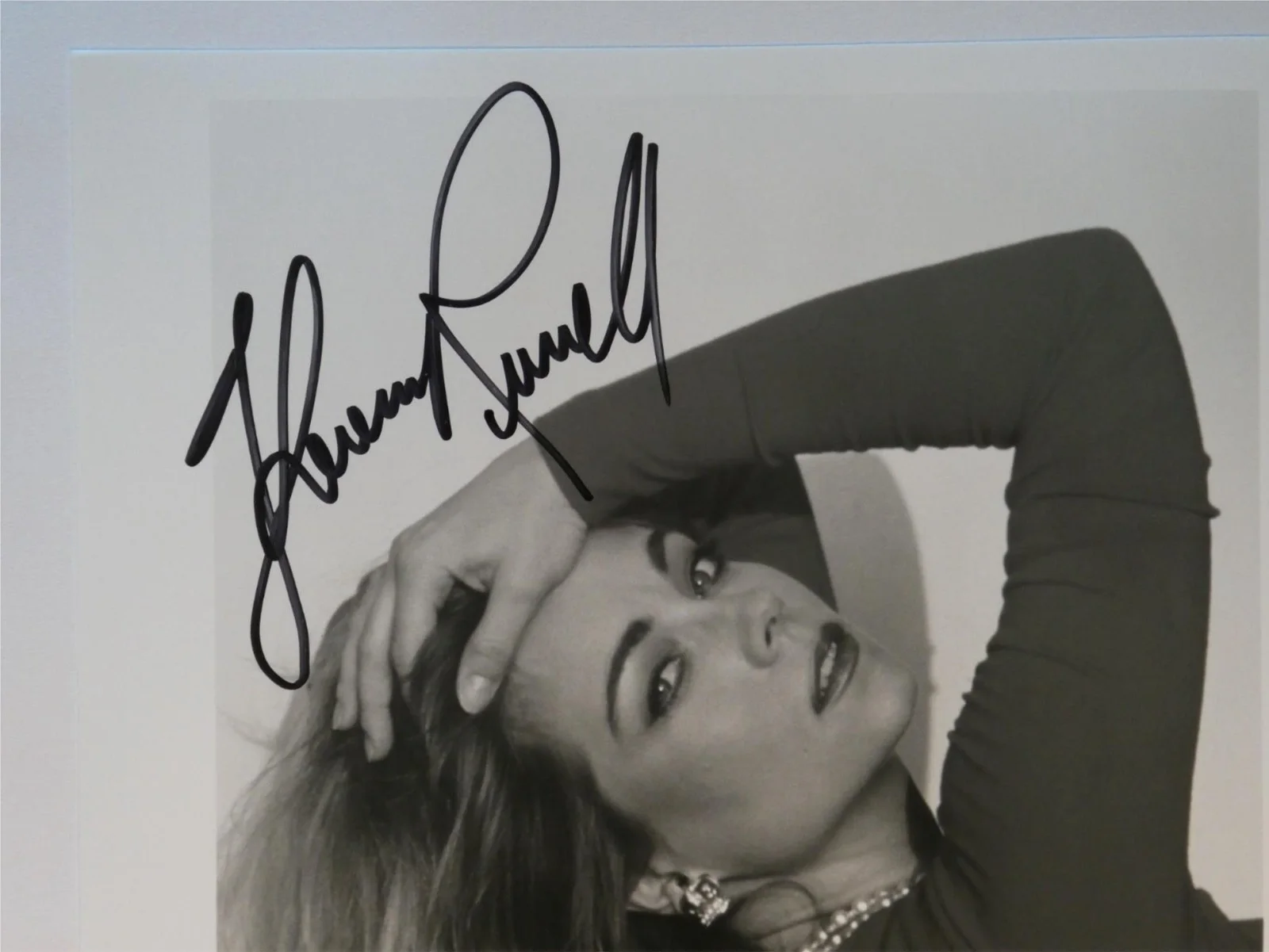 Theresa Russell — Theresa Russell Signed B&W 8x10 Photo Autographed Wild Things, image 2