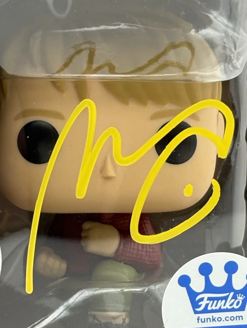 Macaulay Culkin — Macaulay Culkin Signed Autographed Kevin (Yes!) Home Alone Funko POP BAS Witness, изображение 3