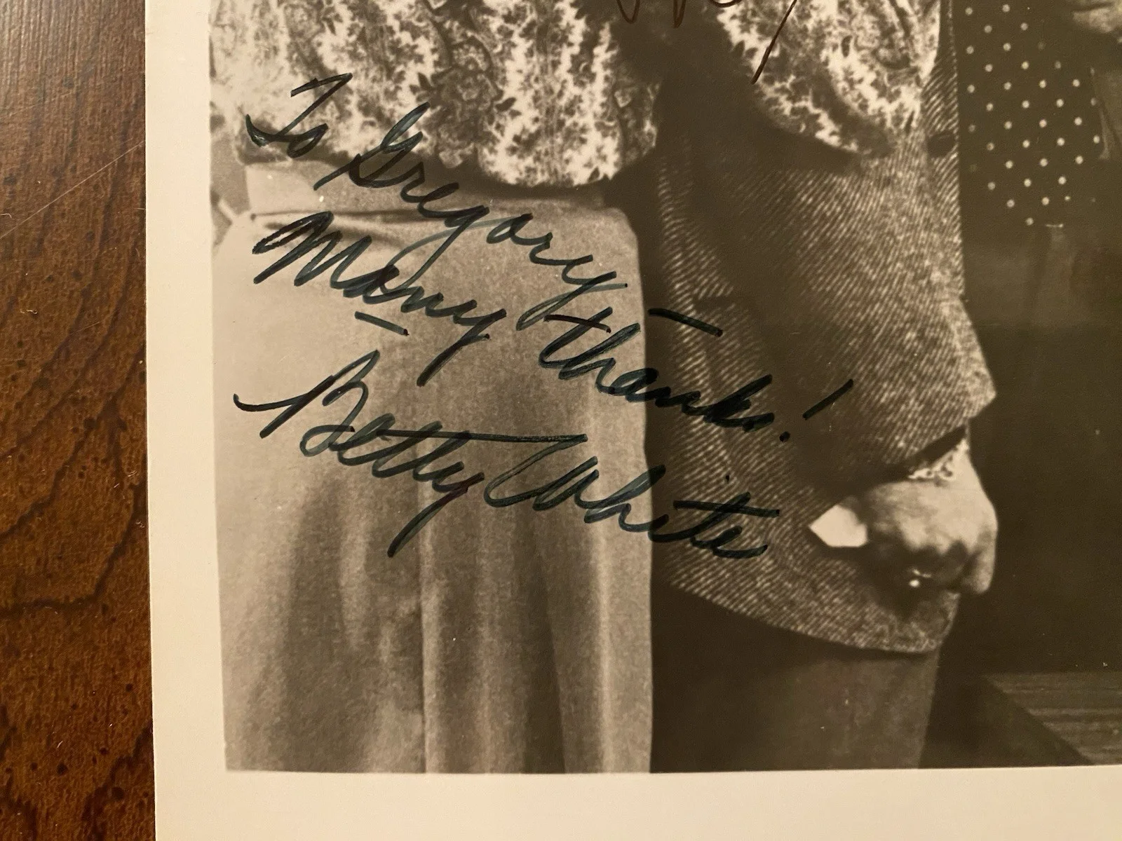 The Cast — The Mary Tyler Moore Show Cast Signed Autographed Photo By 5 With COA VERY RARE, изображение 2