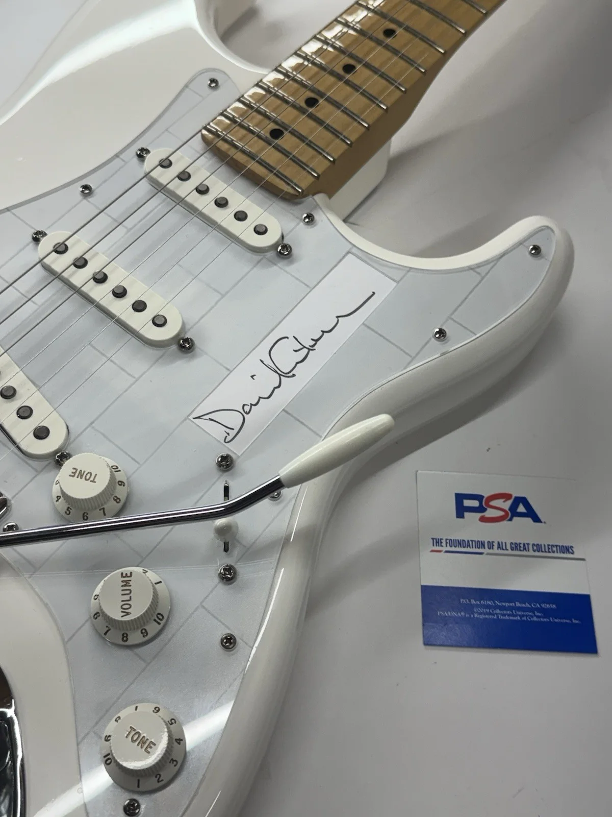 DAVID GILMOUR 🕰️🎸SIGNED GUITAR Pink Floyd MIM Stratocaster Autograph PSA COA, image 2