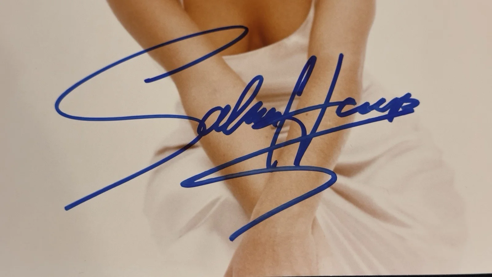 Selma Hayek — Selma Hayek Autographed 8x10 photo, image 2