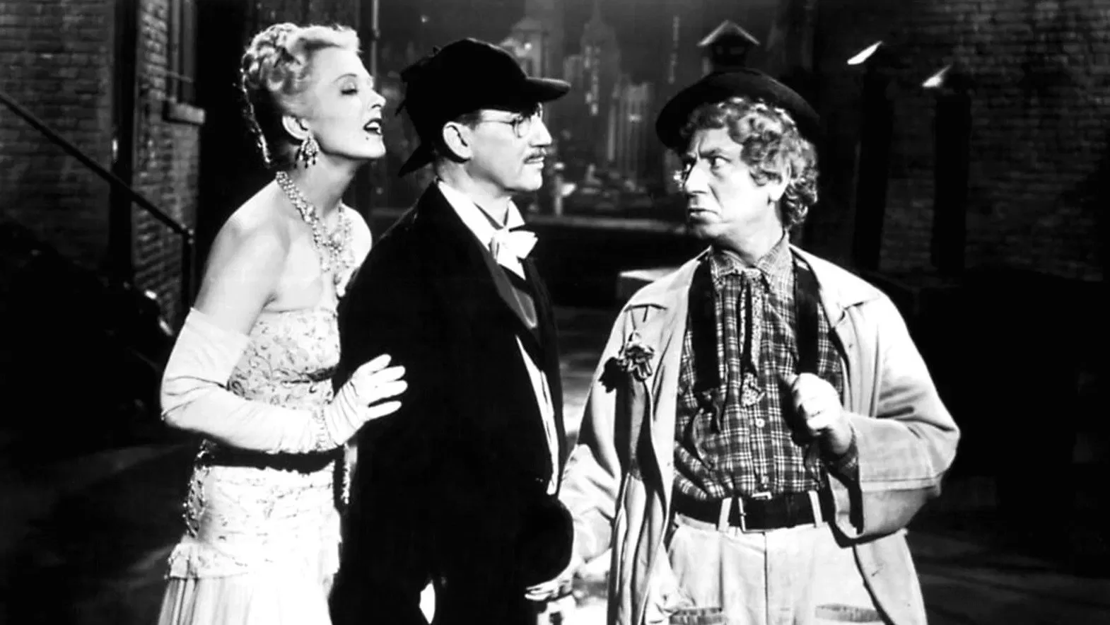 LOVE HAPPY 1949 Marx Brothers Marilyn Monroe Vintage Film Reproduction Postcard, изображение 4