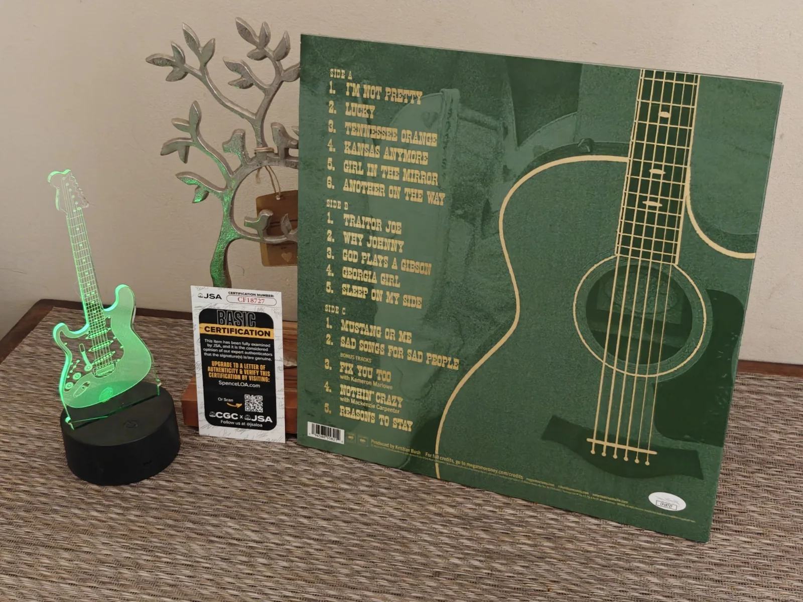 AUTOGRAPHED SIGNED Megan Moroney - LUCKY Green Vinyl LP JSA COA, изображение 5