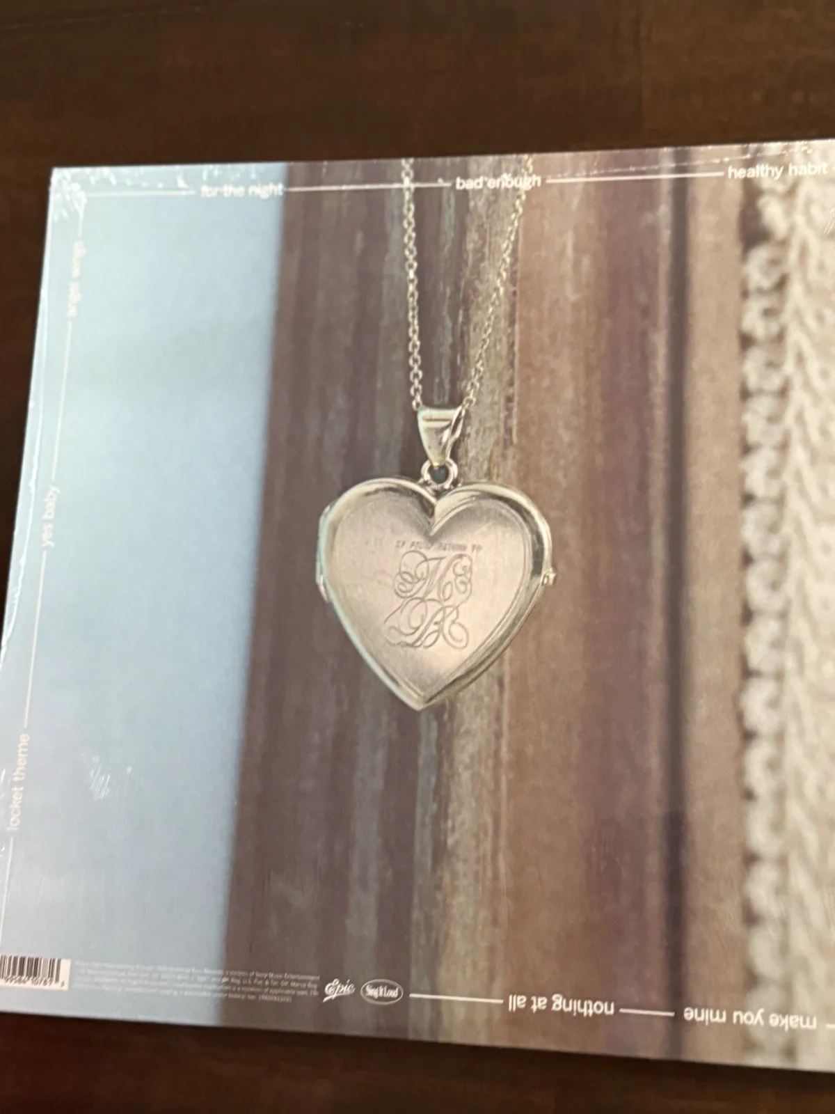 Madison Beer Signed Vinyl Epic Sing It Loud New Unopened Locket, image 2