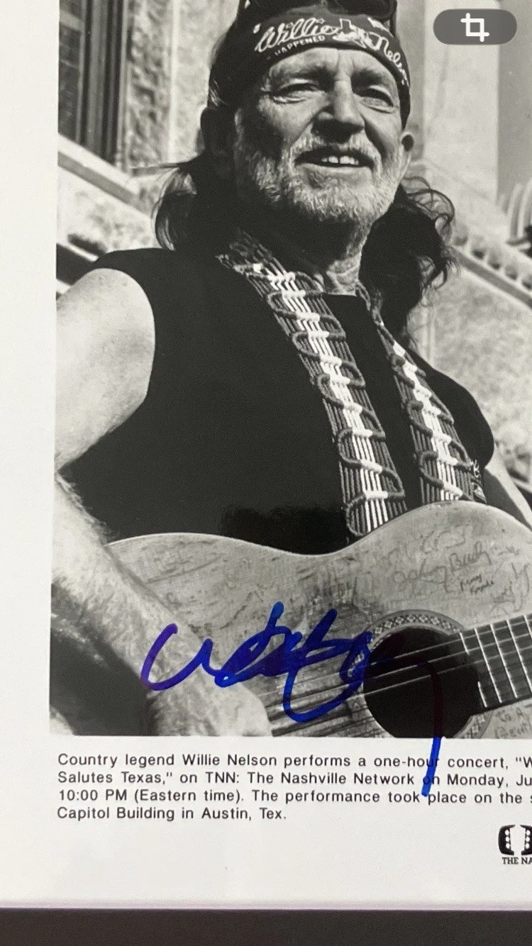 WILLIE NELSON SIGNED/AUTOGRAPHED 8x10 PHOTO WITH COA, image 2