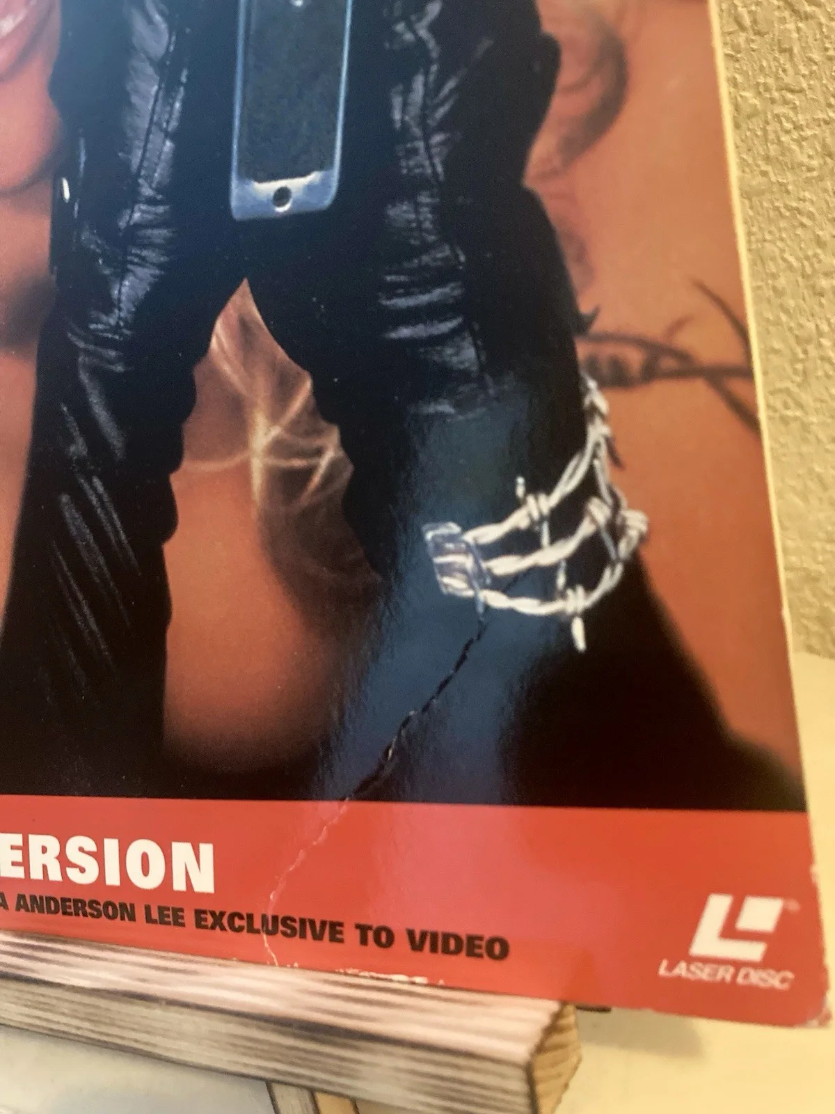 Rare Pamela Anderson Lee Signed Vintage 1995 Barb Wire Laser Disk, изображение 4