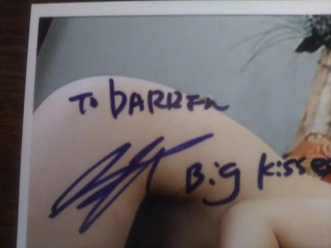 Marcia Hase hand signed 8x10 color photo of Adult Asian Model 2026, изображение 2